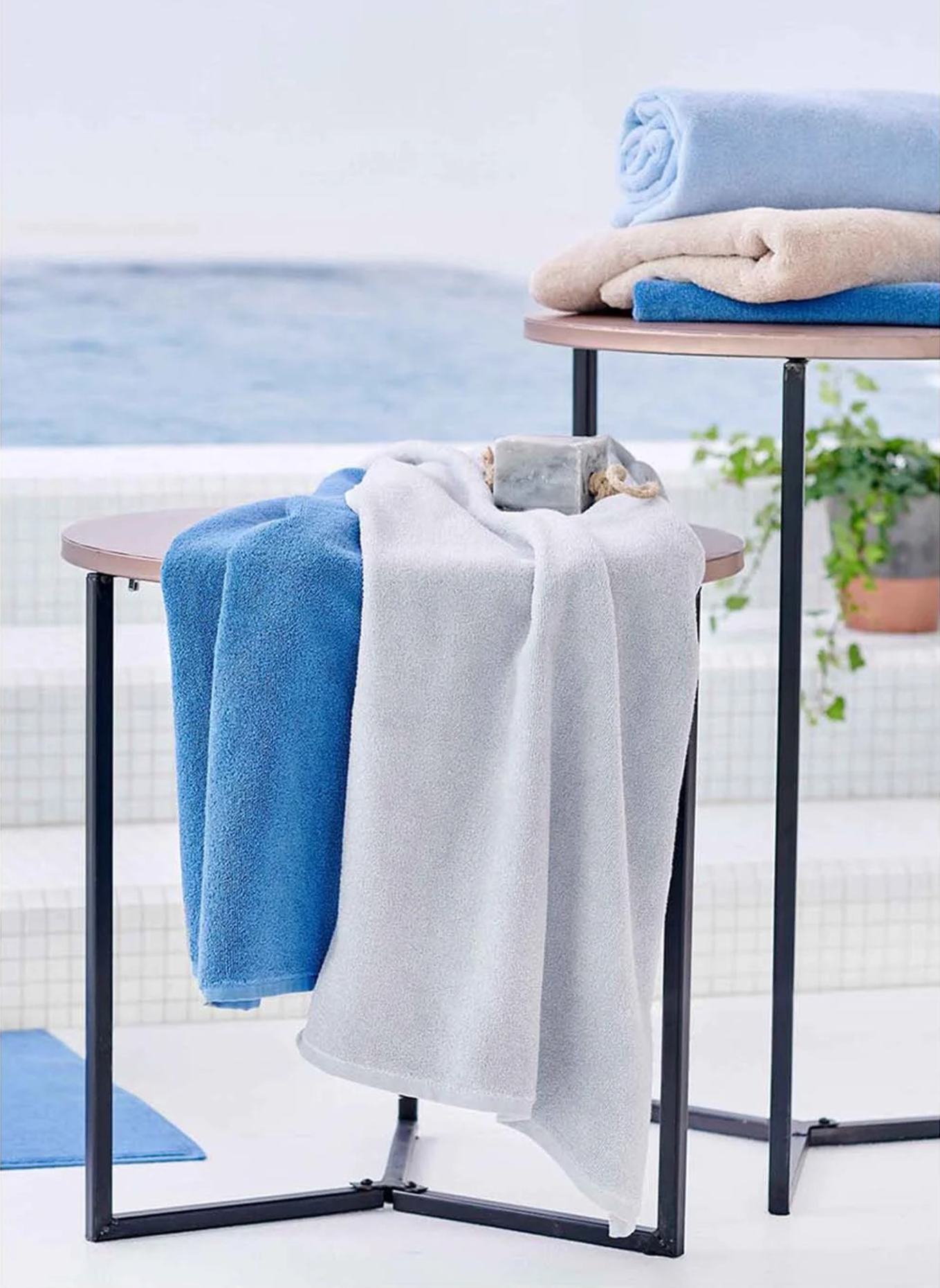 Christian Fischbacher Duschtuch PRESTIGE: BLAU