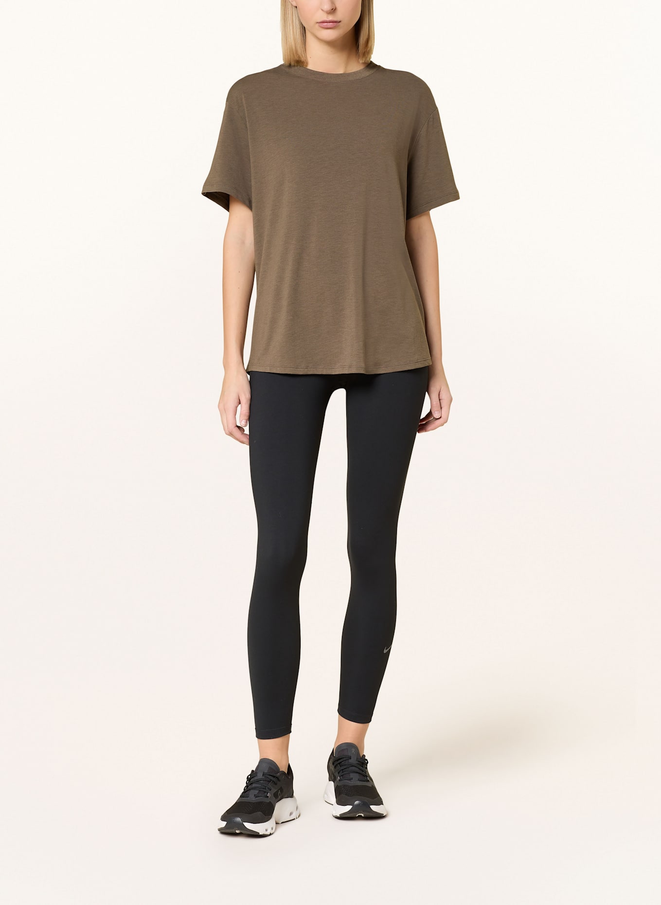 Nike T-shirt ONE RELAXED: BROWN