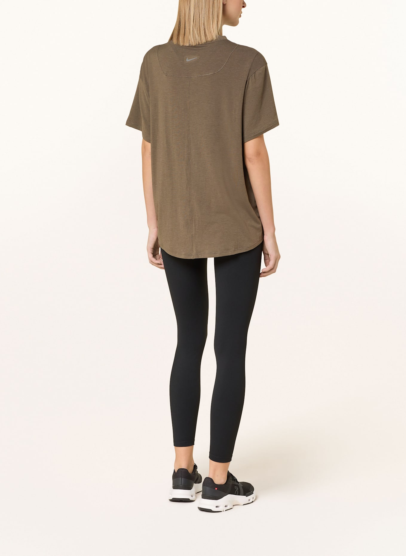 Nike T-shirt ONE RELAXED: BROWN