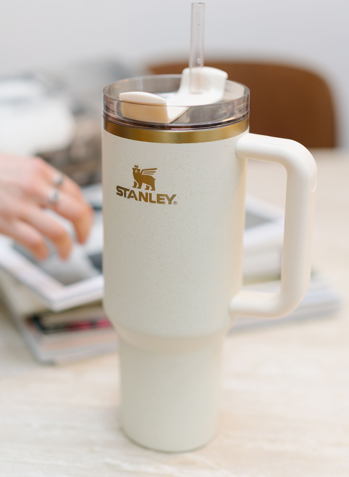 STANLEY Thermobecher THE QUENCHER H2.O FLOWSTATE™: ECRU