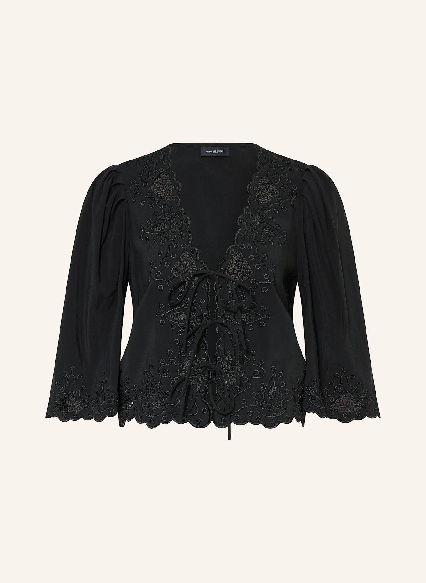 COPENHAGEN MUSE Bluzka CMMADELYN z rękawami 3/4 i dziurkowaną koronką: CZARNY