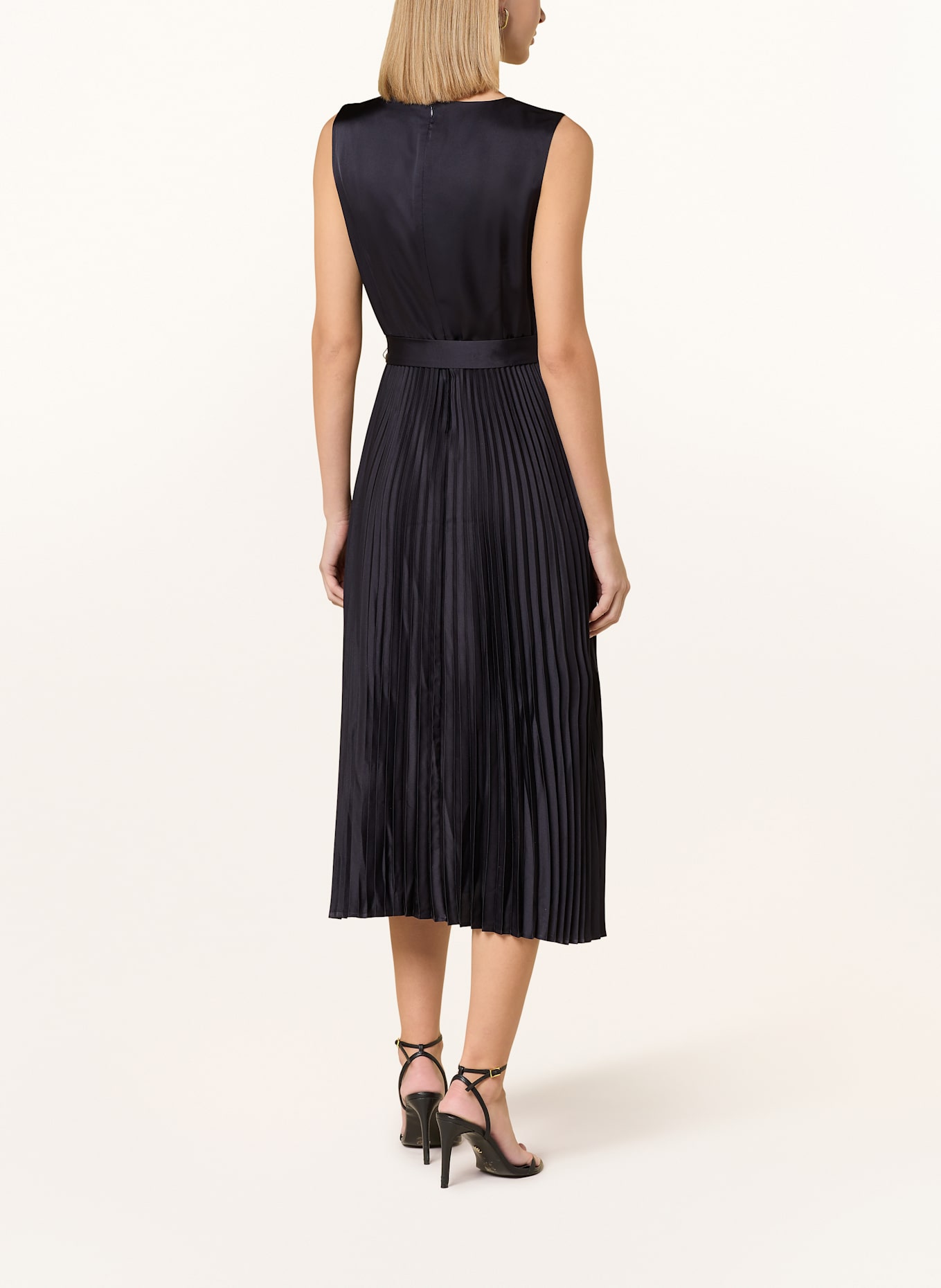 comma Plisseekleid aus Satin: DUNKELBLAU