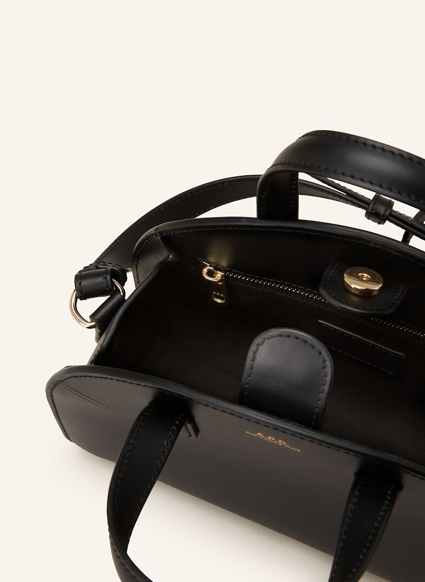 A.P.C. Umhängetasche DEMI-LUNE SMALL: SCHWARZ