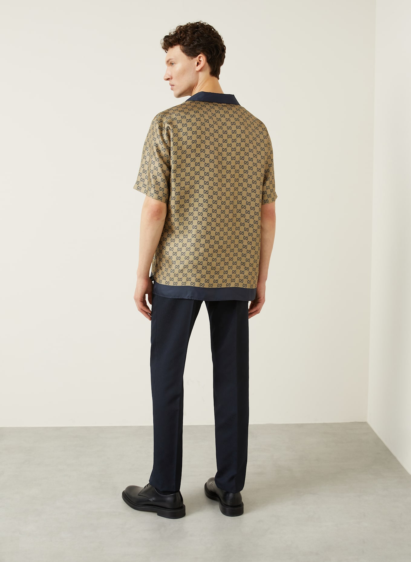 GUCCI Oxford shirt in silk: Gucci Kids GG Supreme touch-strap sneakers