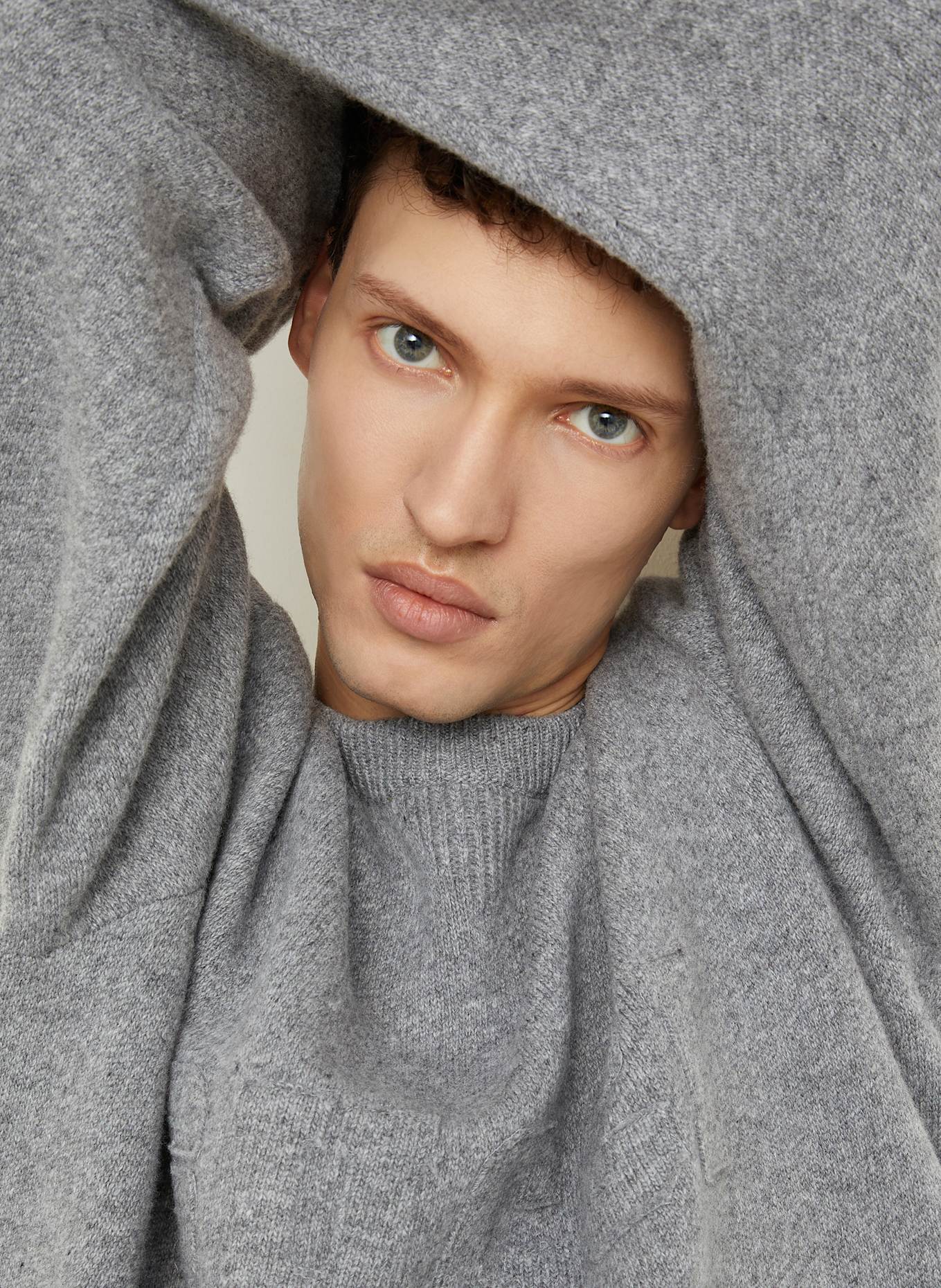GUCCI Sweater: GRAY