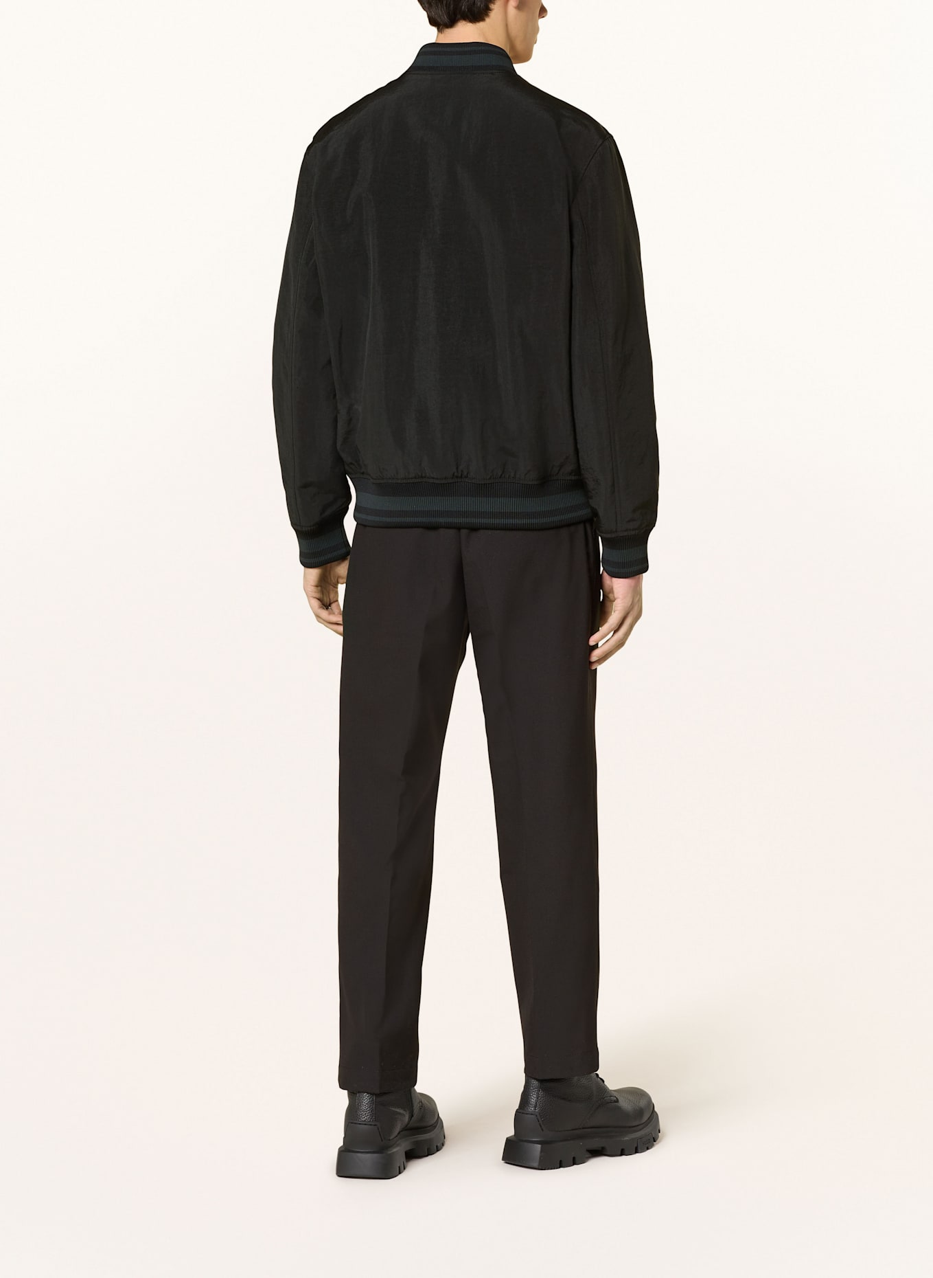 HUGO College bunda BOZO: ČERNÁ