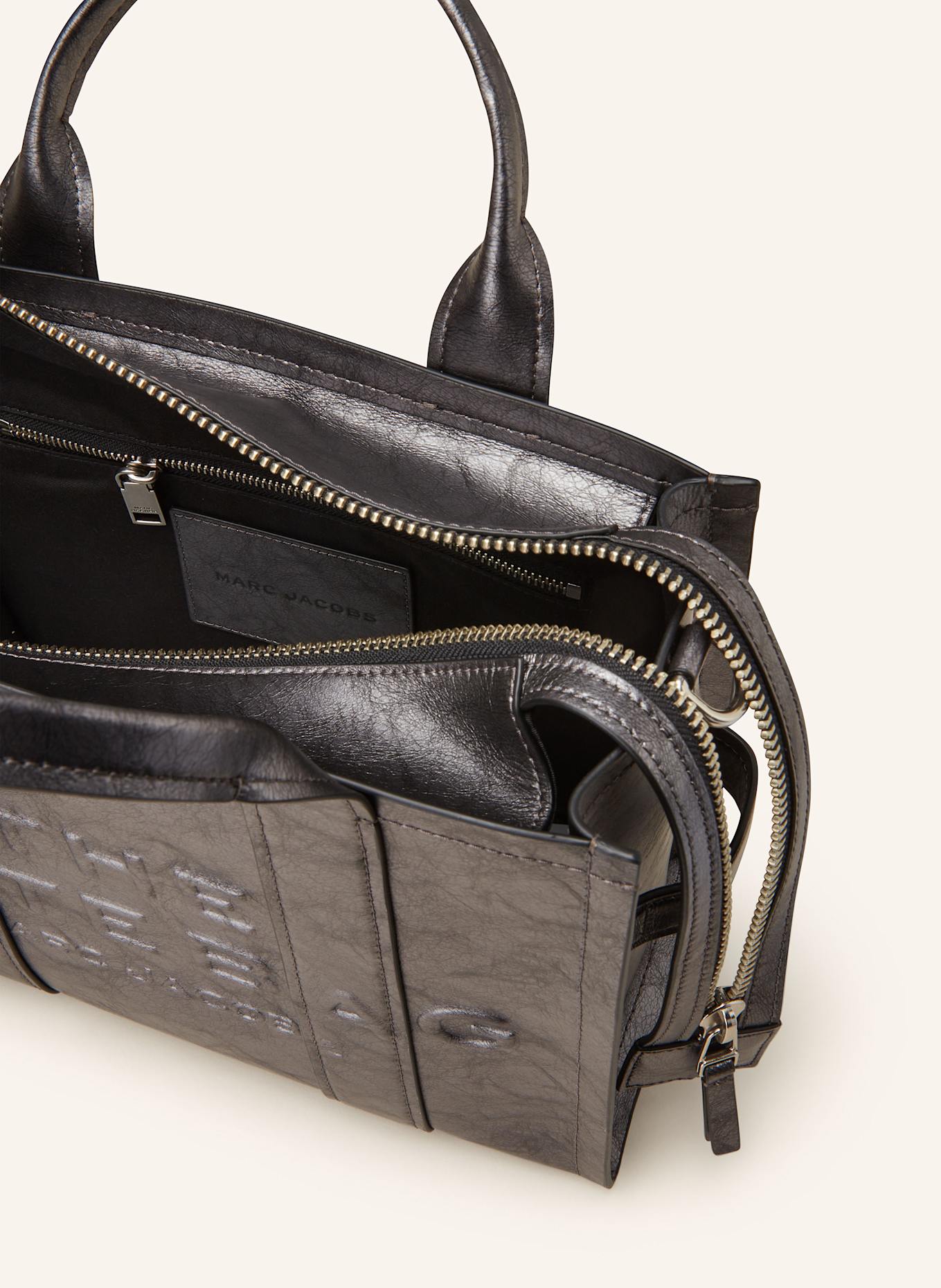 MARC JACOBS Handtasche THE CRINKLE LEATHER MEDIUM TOTE BAG, Farbe: DUNKELGRAU (Bild 3)