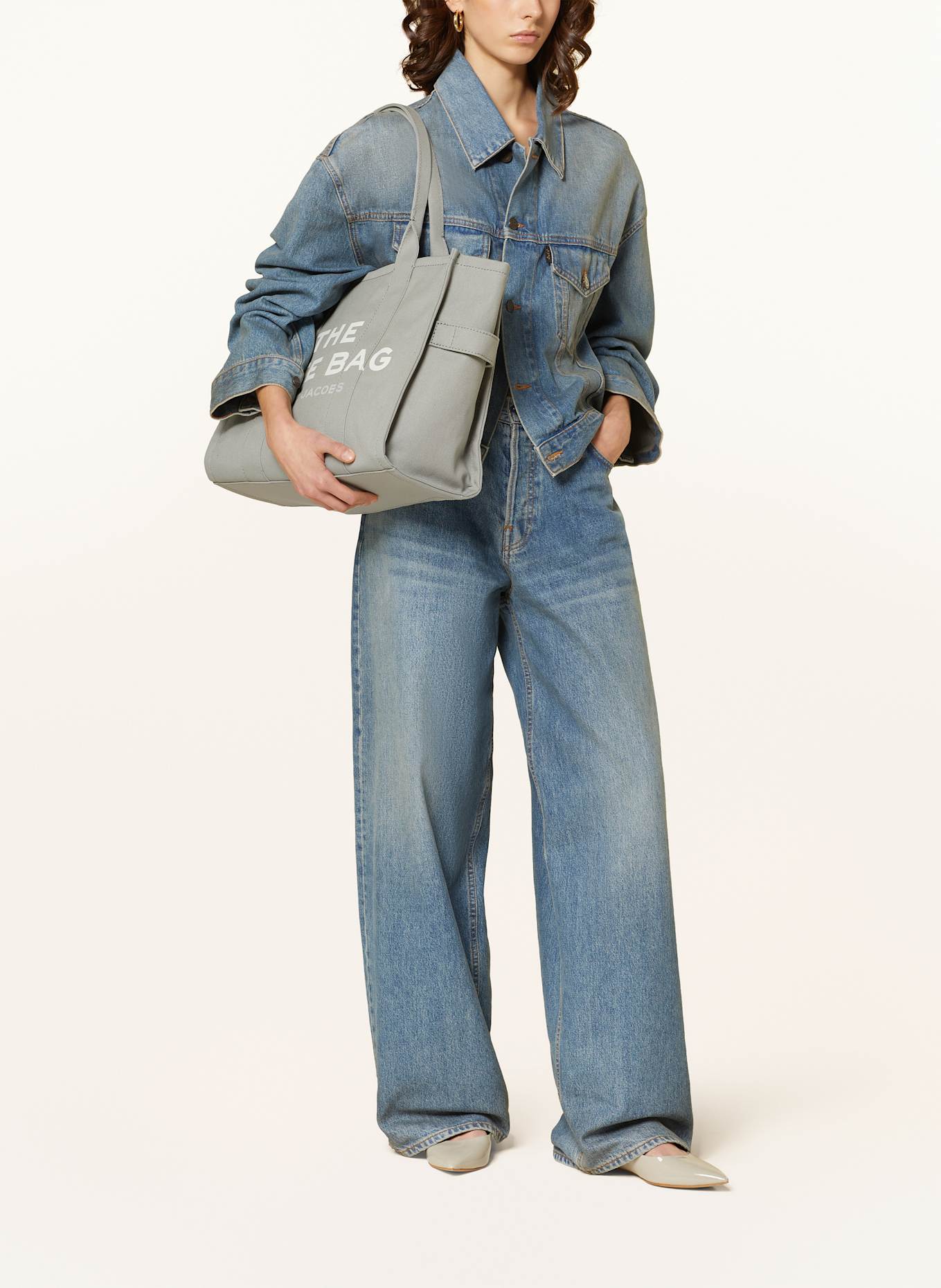 MARC JACOBS Shopper THE LARGE TOTE BAG, Farbe: HELLGRAU (Bild 4)