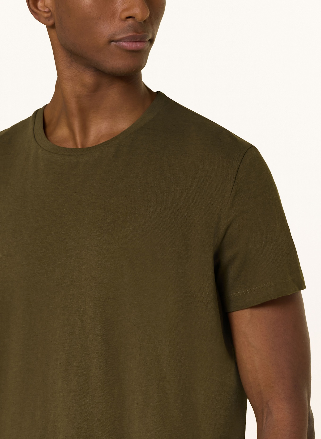 STROKESMAN'S T-Shirt mit Leinen: OLIV