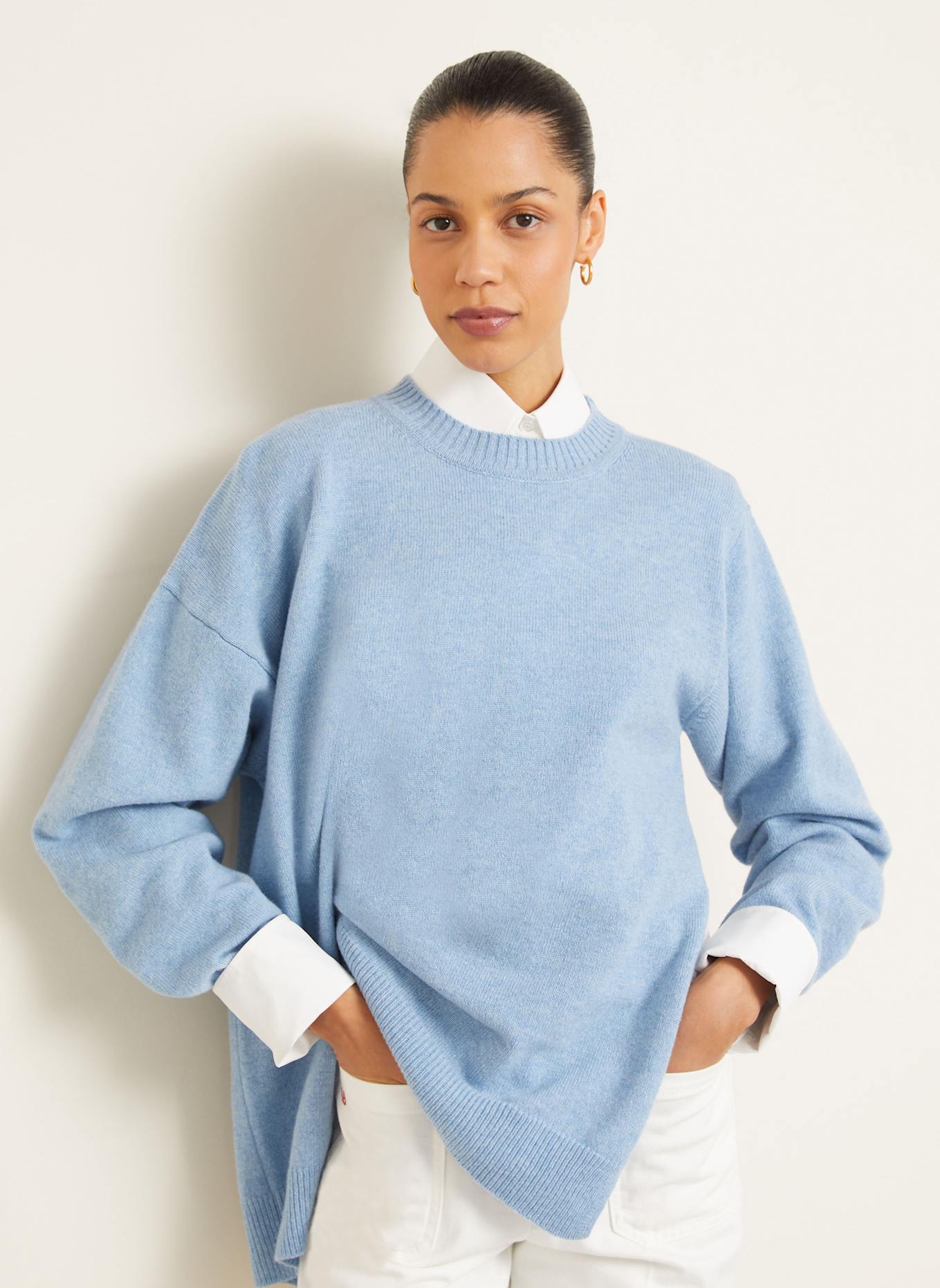 VICTORIA BECKHAM Sweter: JASNONIEBIESKI