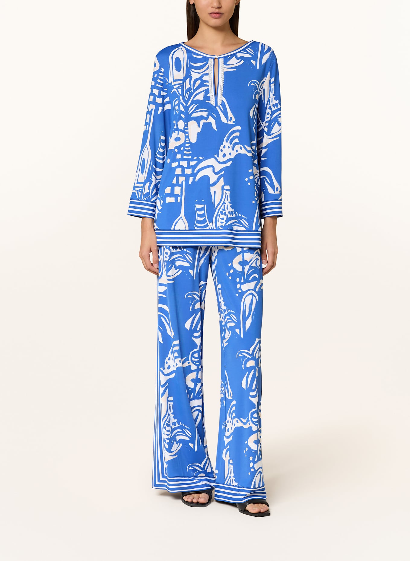 MARC CAIN Blusenshirt mit Schmucksteinen: 366 gentian