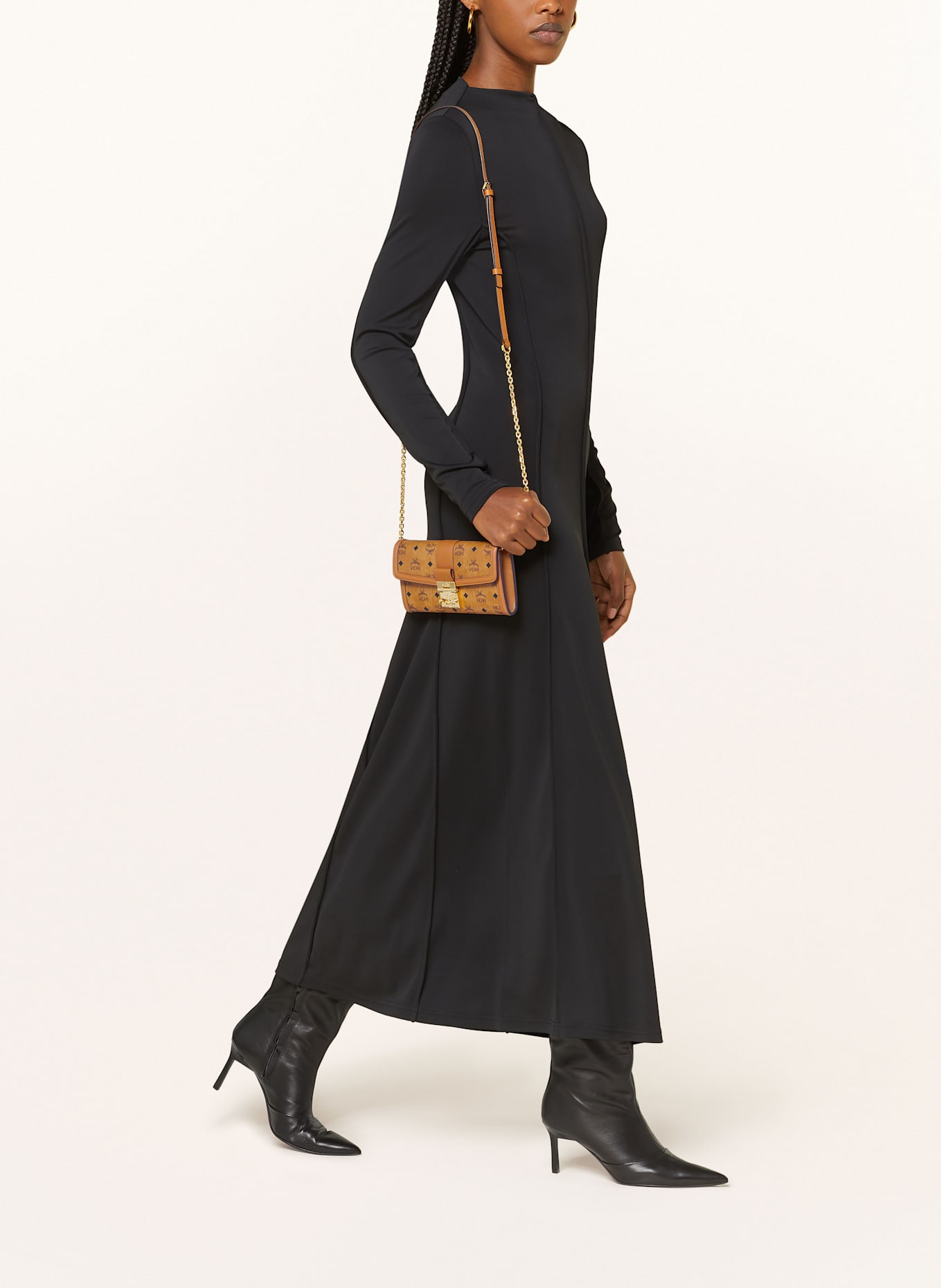 MCM Geldbörse TRACY VI zum Umhängen: COGNAC/ SCHWARZ