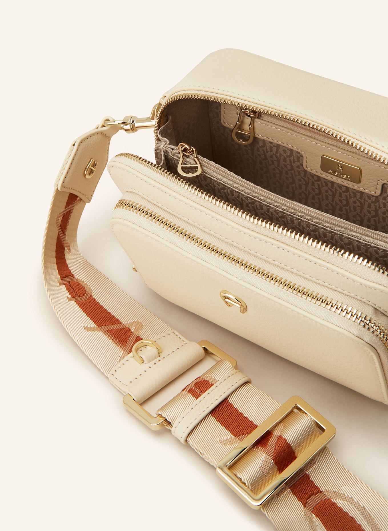 AIGNER Umhängetasche: CREME