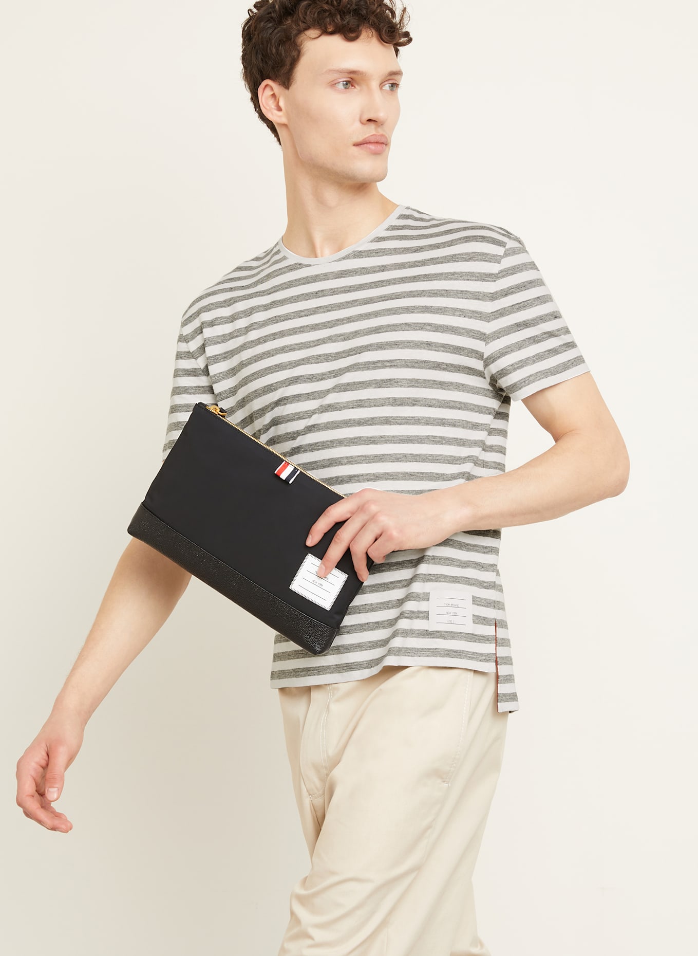 THOM BROWNE. T-Shirt aus Leinen: WEISS / GRAU