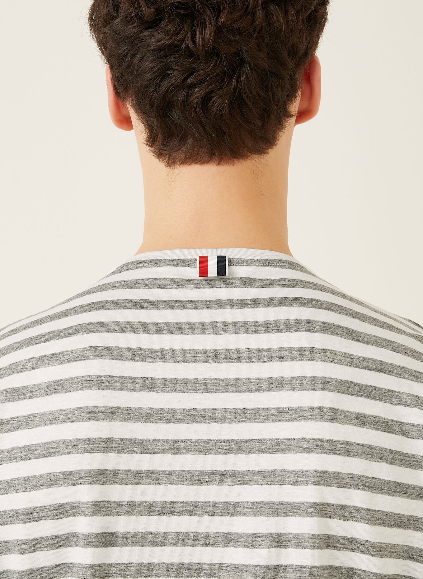 THOM BROWNE. T-Shirt aus Leinen: WEISS / GRAU