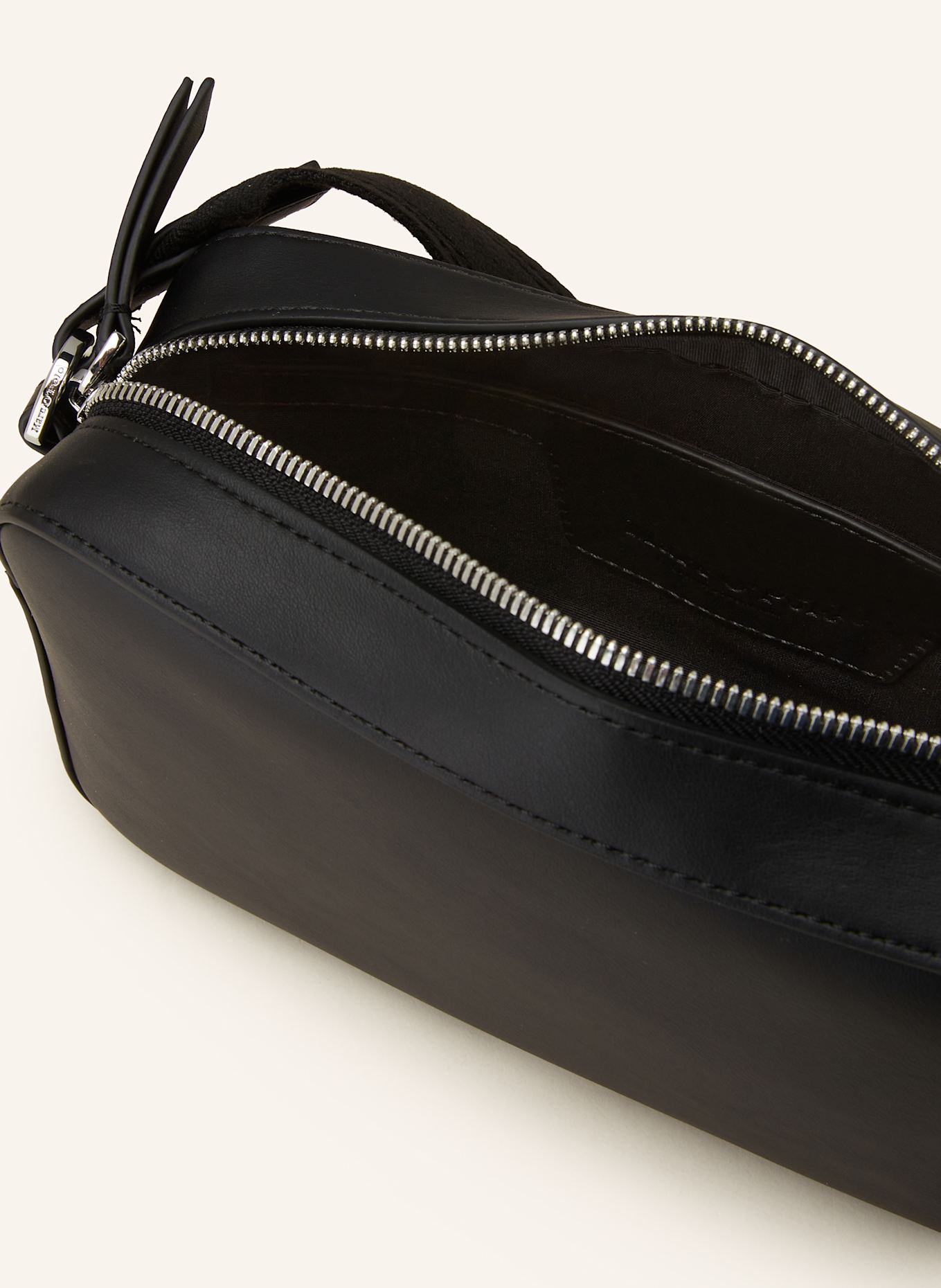 Marc O'Polo Umhängetasche VILLAR SMALL: SCHWARZ