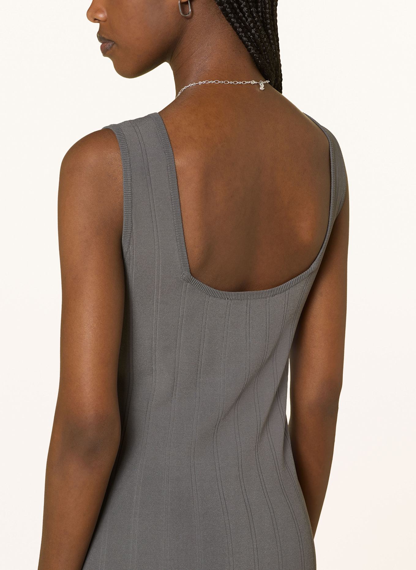 REMAIN Kleid: TAUPE