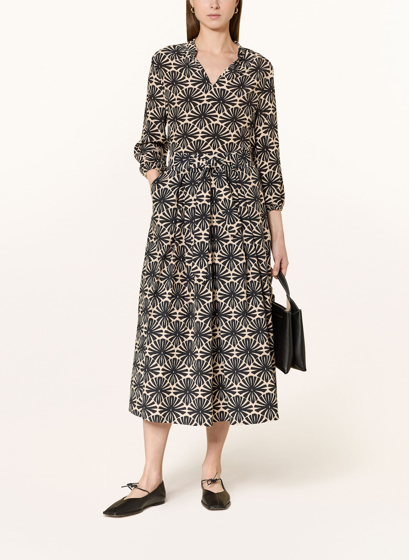 MORE & MORE blouse: BEIGE / ZWART