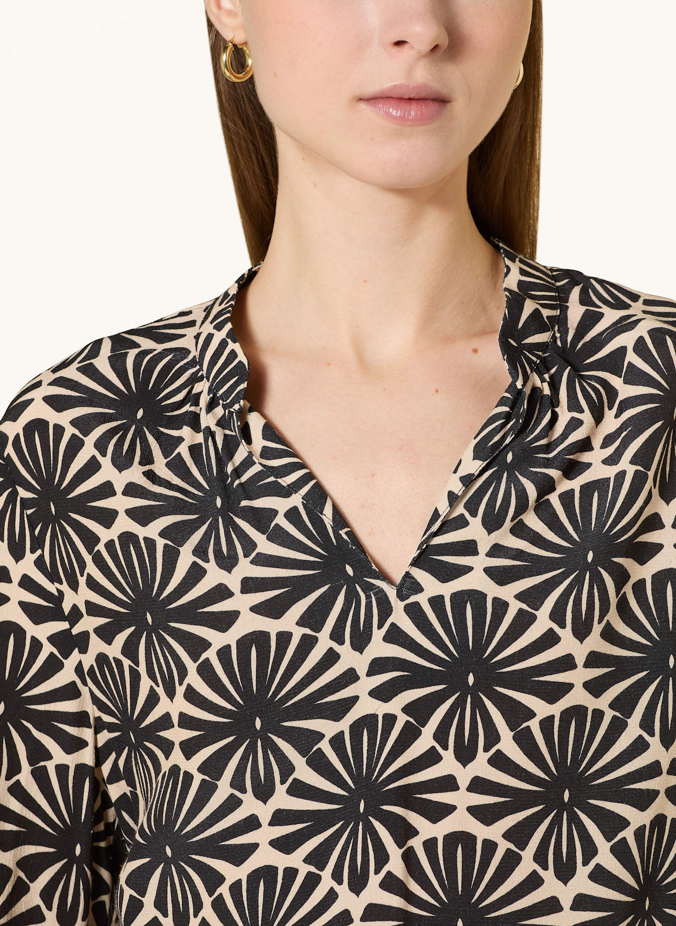 MORE & MORE blouse: BEIGE / ZWART