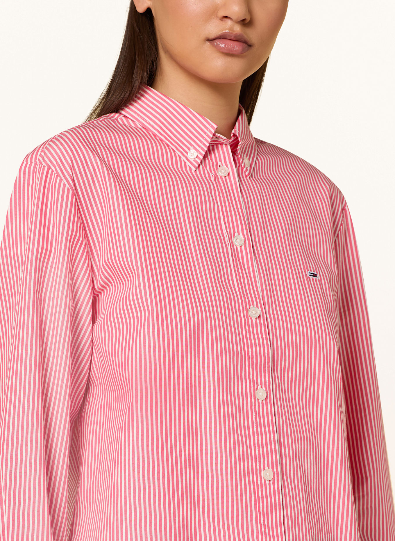 TOMMY JEANS Hemdbluse: HELLROT / WEISS