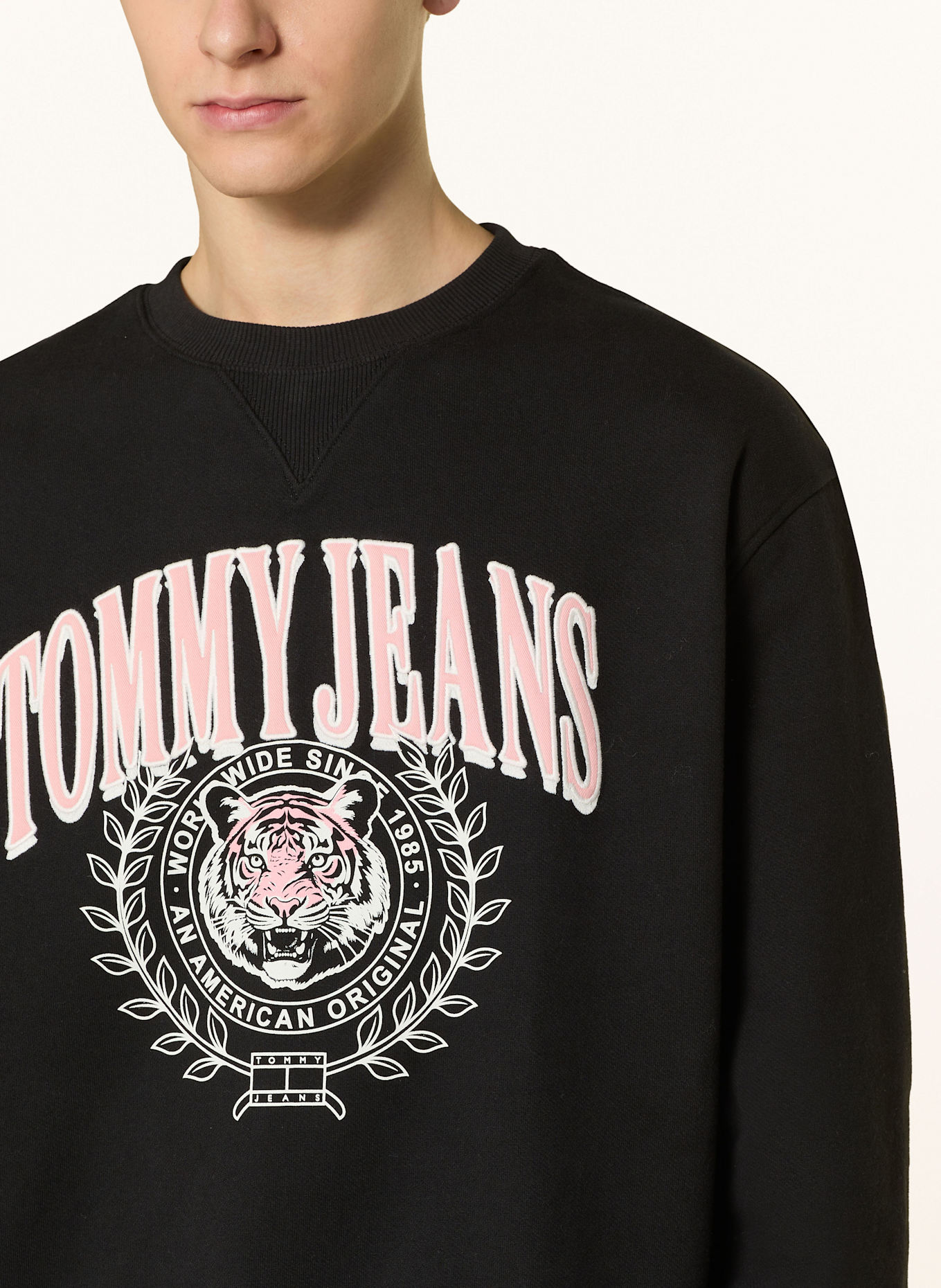 Black tommy jeans sweatshirt new arrivals