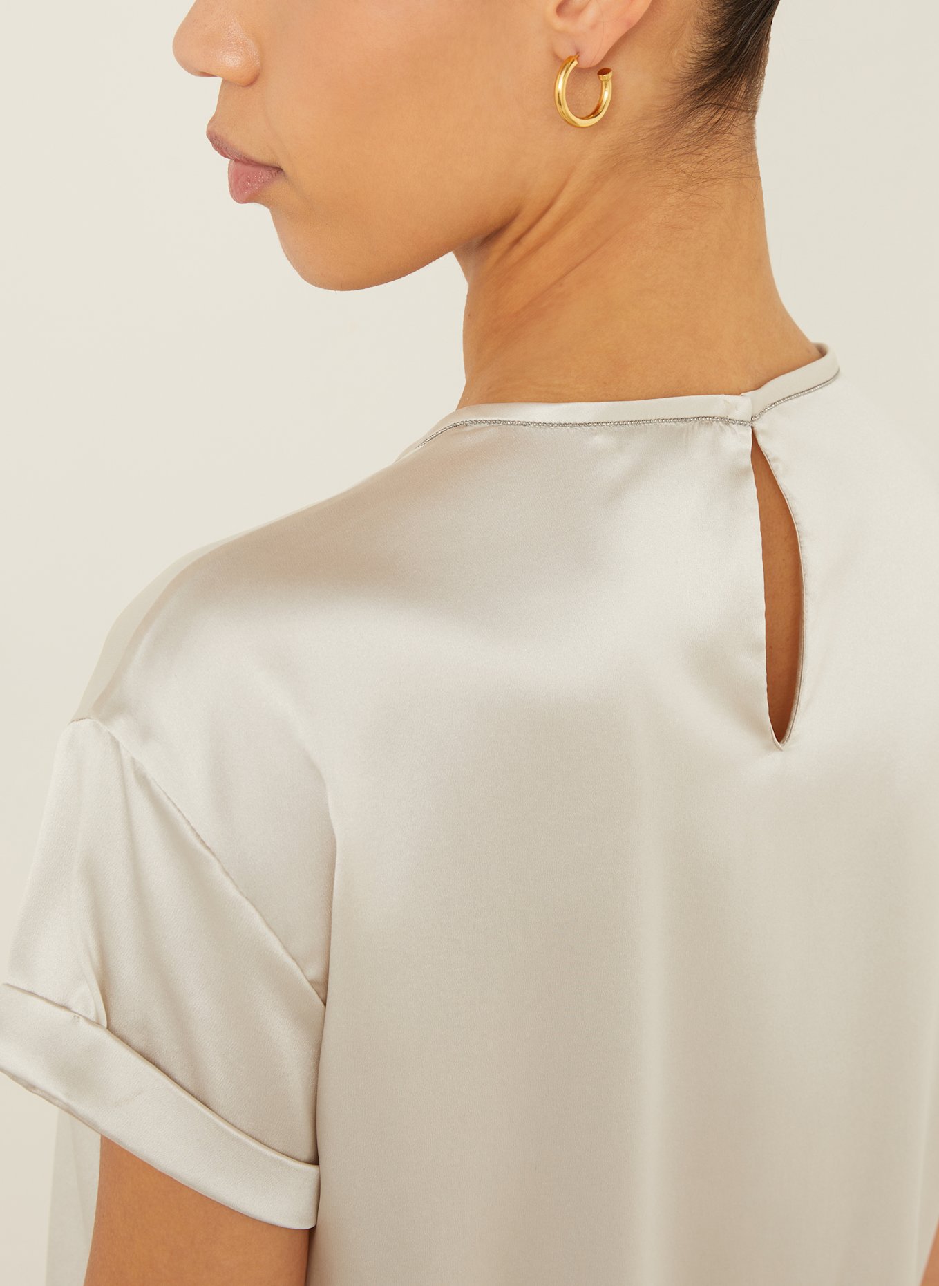 BRUNELLO CUCINELLI Chemisier en soie avec pierres décoratives: CRÈME