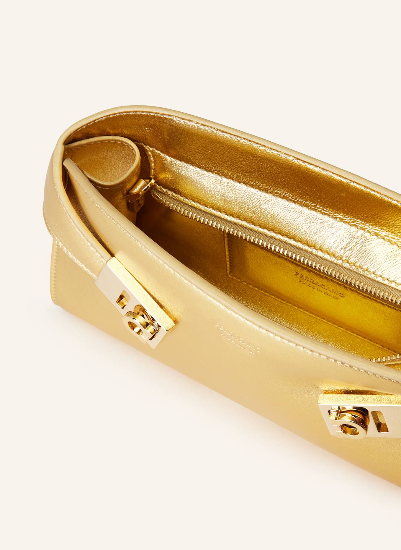 FERRAGAMO Umhängetasche HUG: GOLD