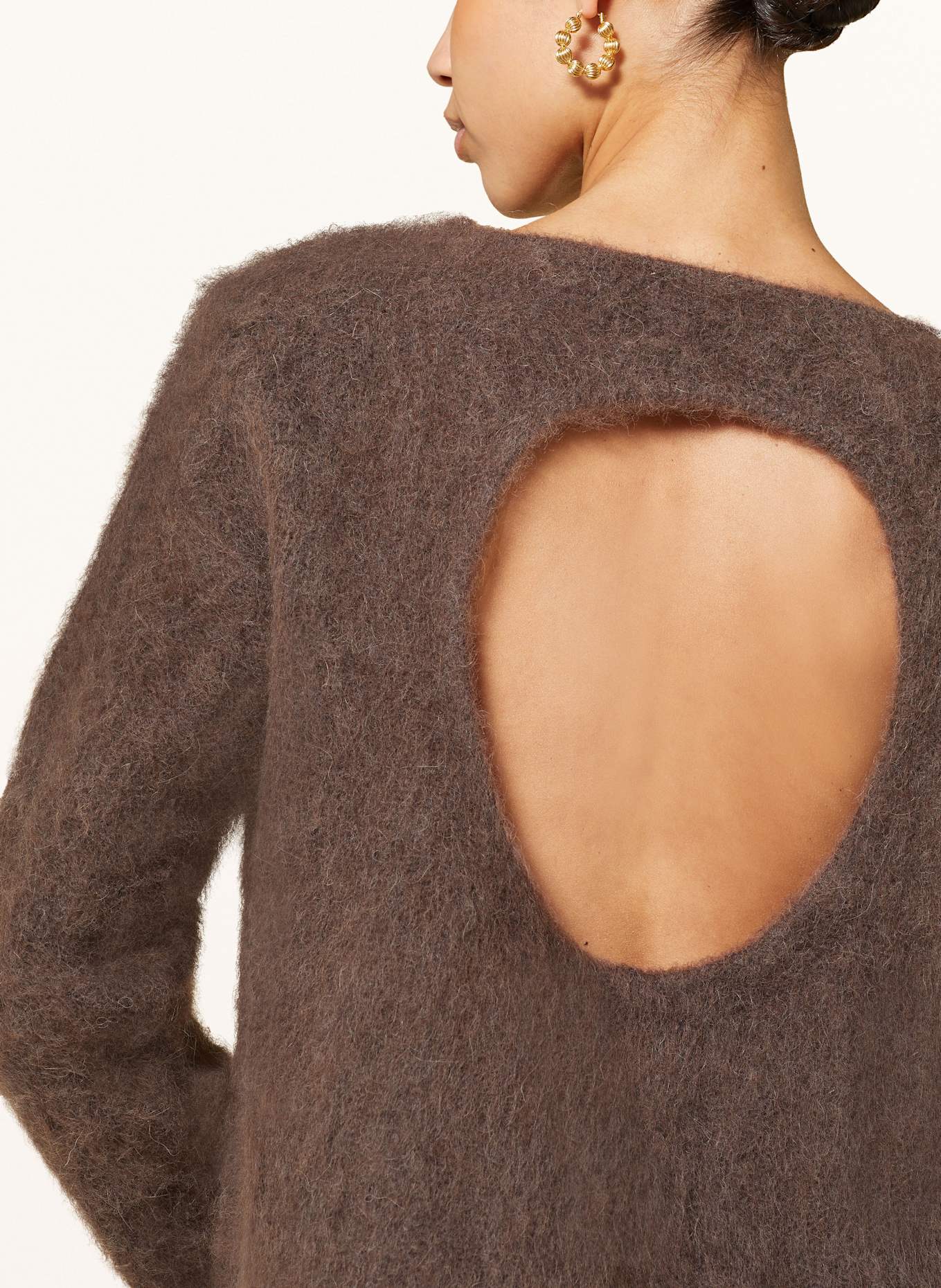 by Aylin Koenig ISABELLE alpaca sweater with cut-out: BROWN
