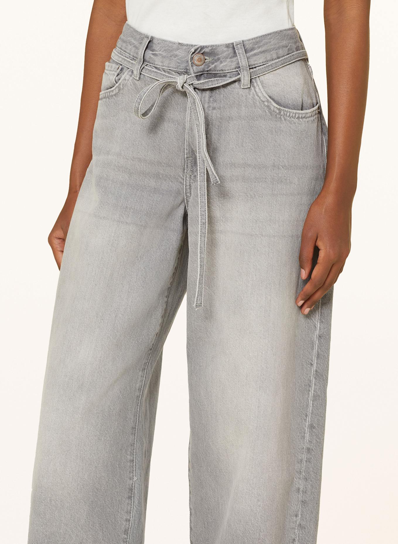 ONLY Mom Jeans: MEDIUM GREY DENIM