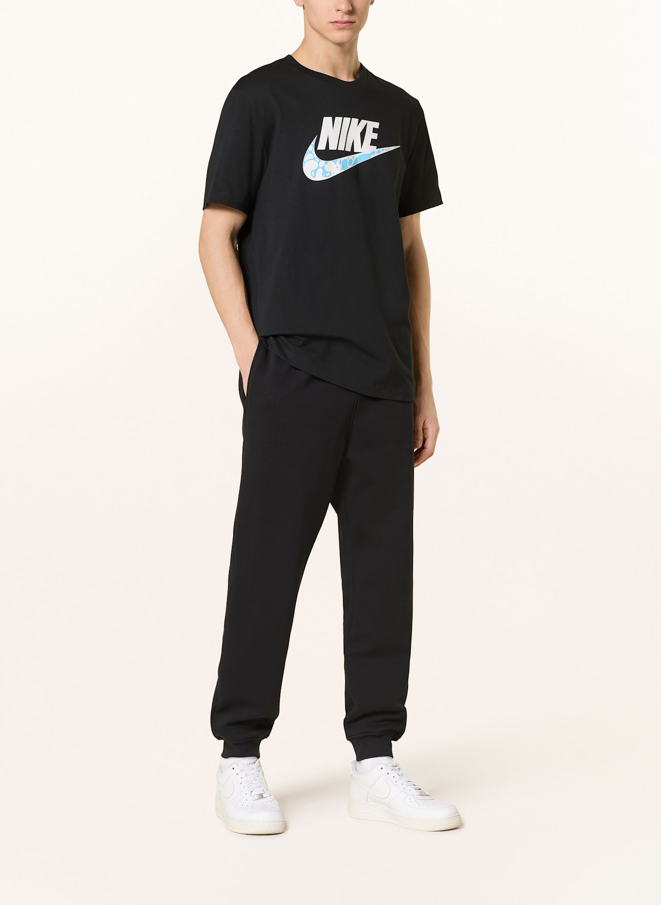 Nike T-Shirt SPORTSWEAR: SCHWARZ