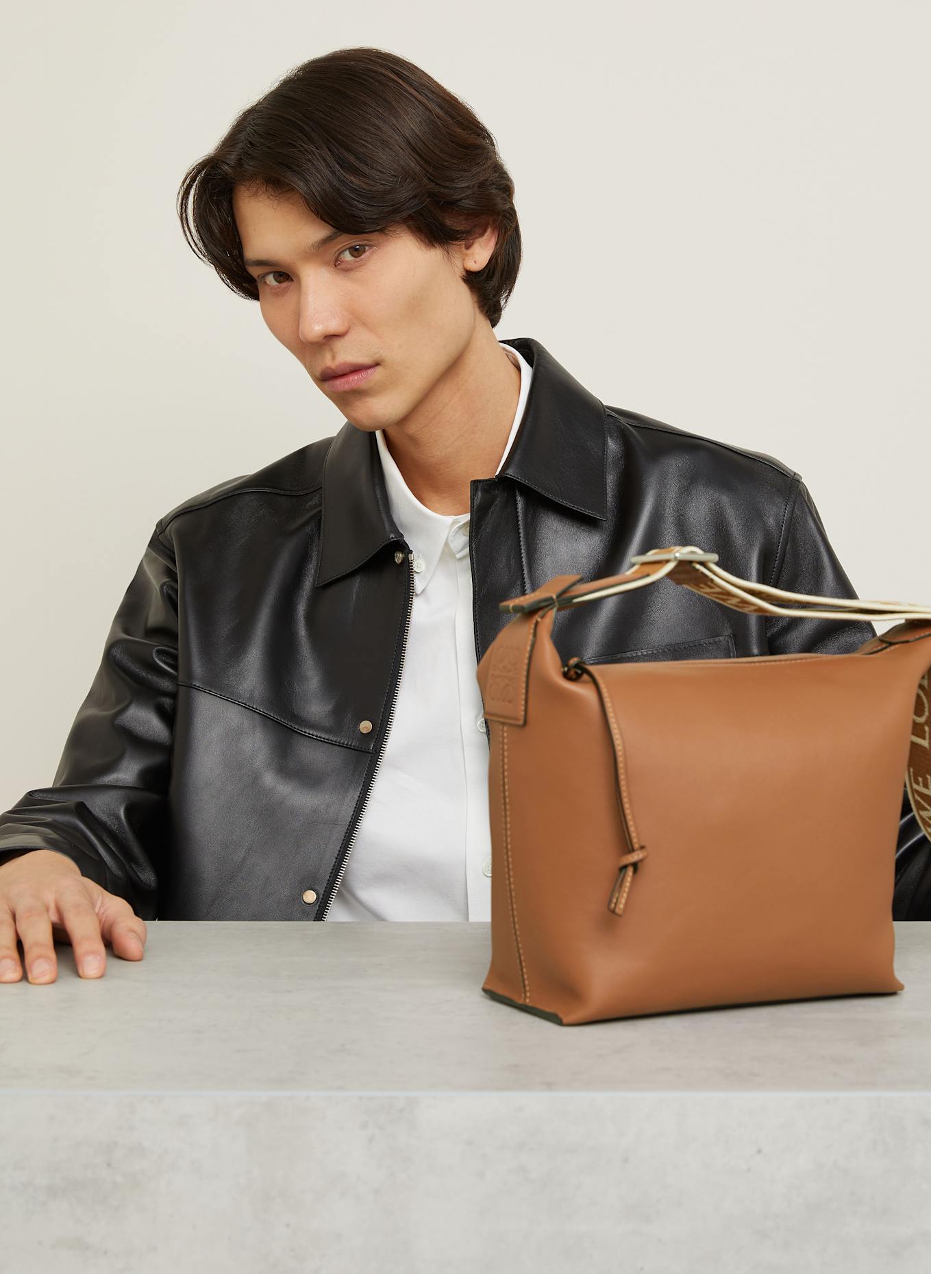 LOEWE Umhängetasche CUBI SMALL: BRAUN