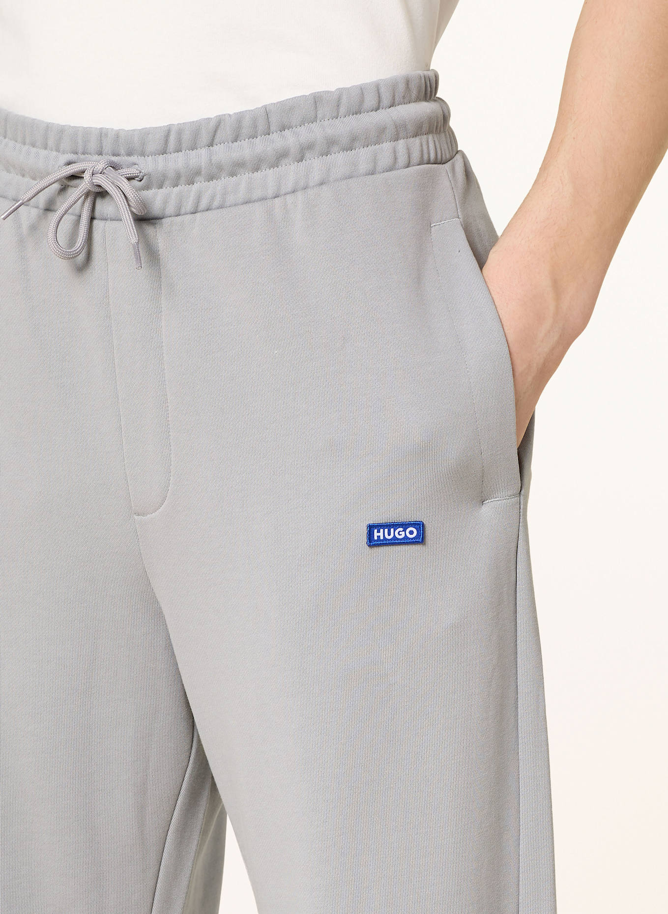 HUGO Tepláky NANETTI: ŠEDÁ