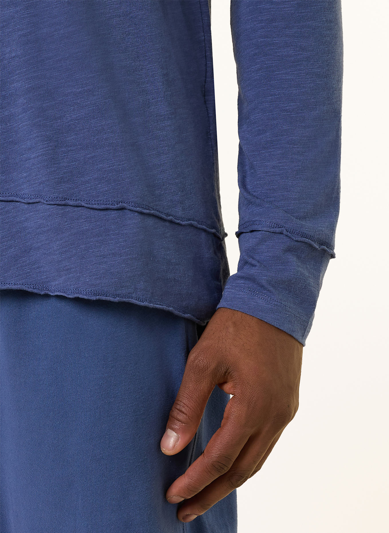Juvia Longsleeve: BLAU