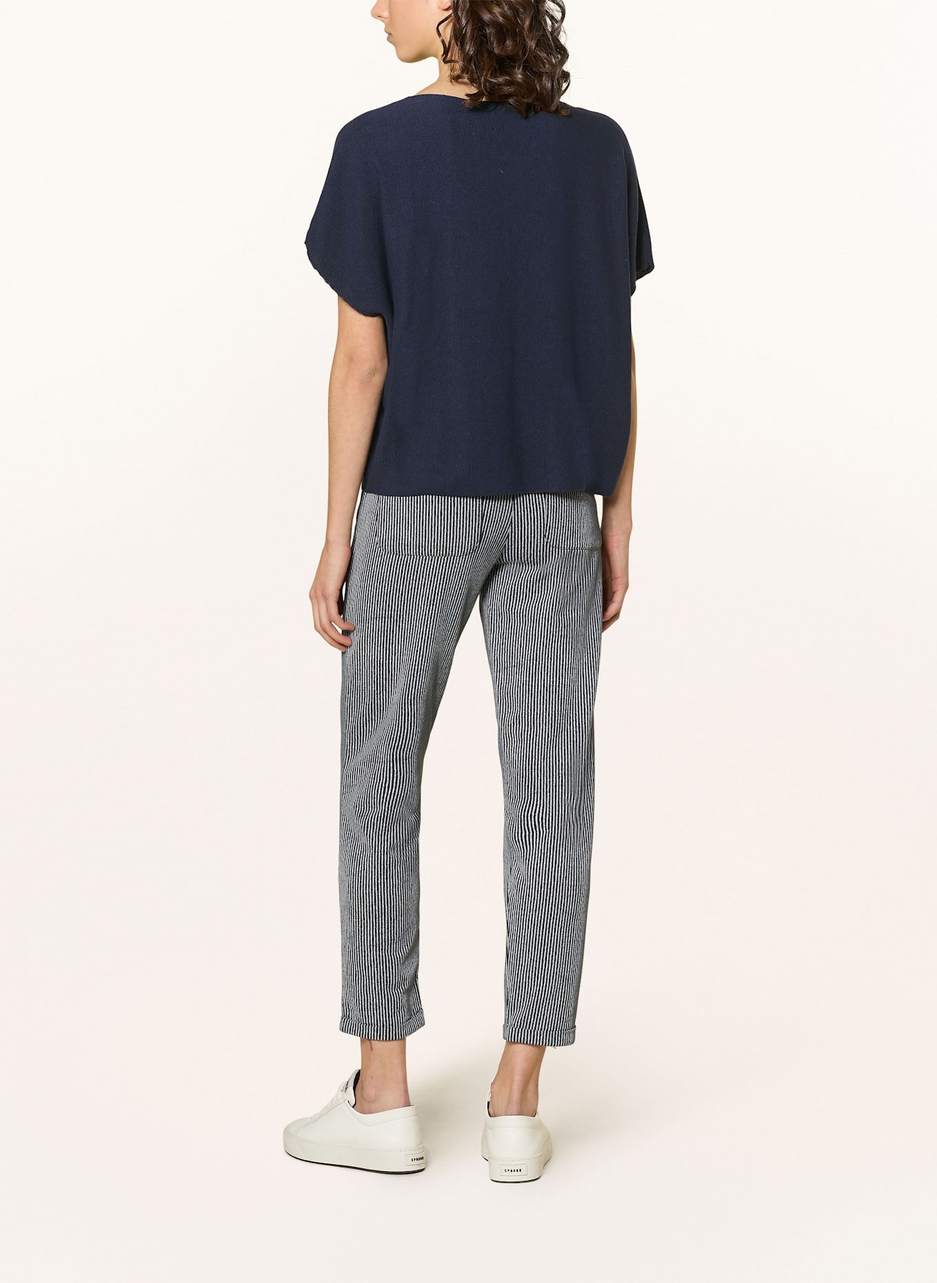 Juvia T-shirt en maille CYNTHIA: BLEU FONCÉ