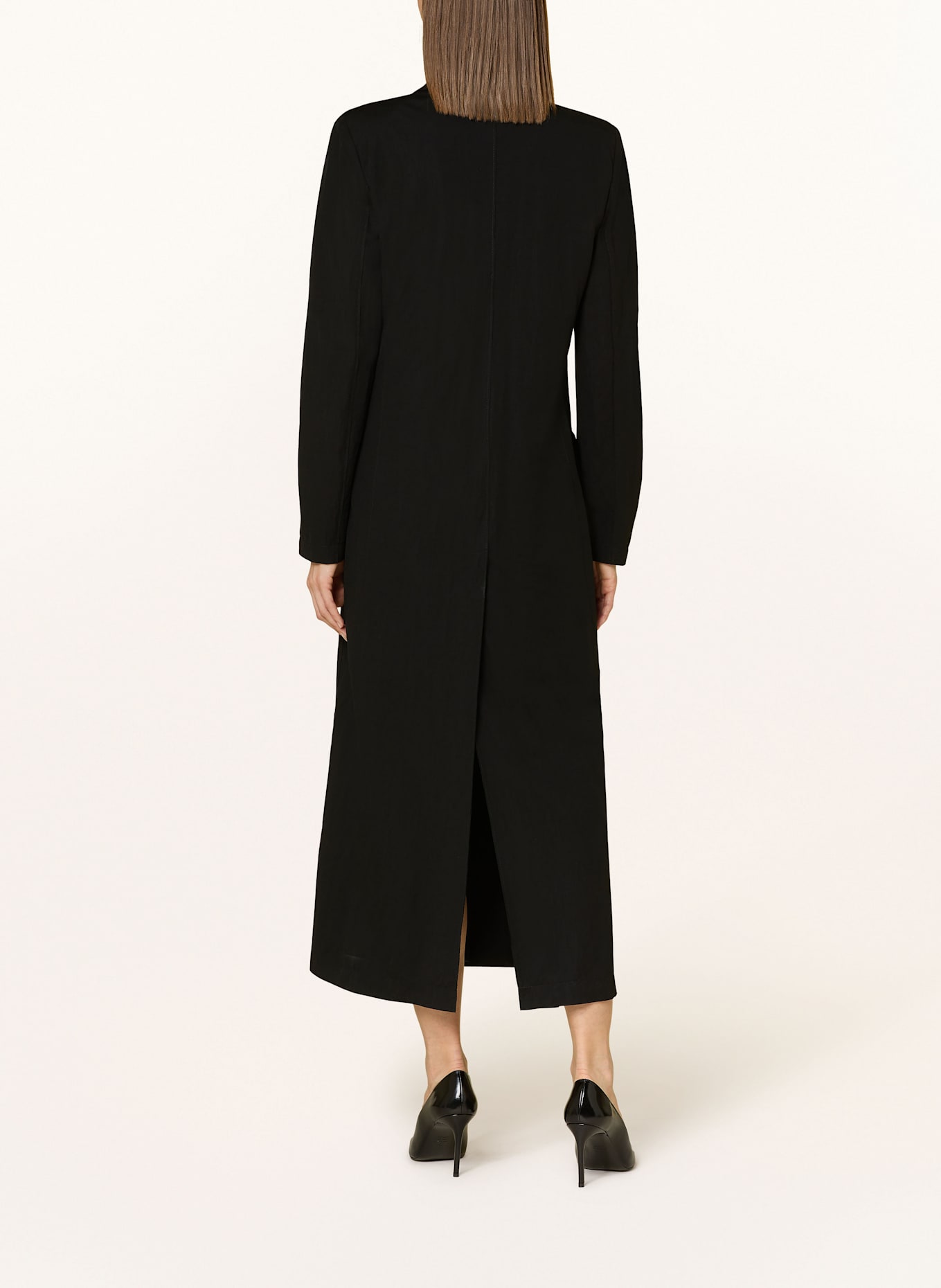 HARRIS WHARF LONDON Mantel: SCHWARZ