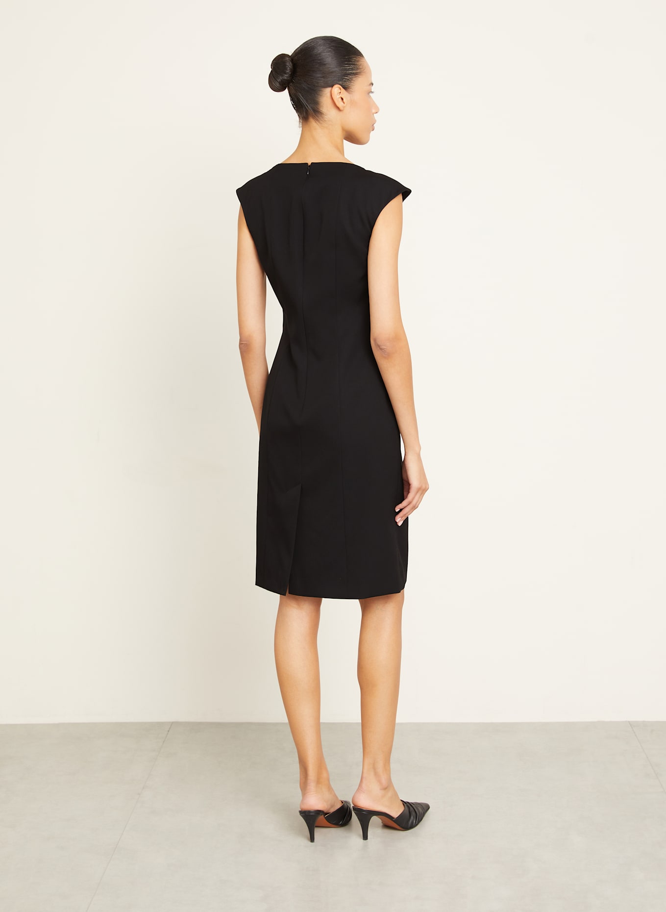 McQUEEN Sheath dress: BLACK