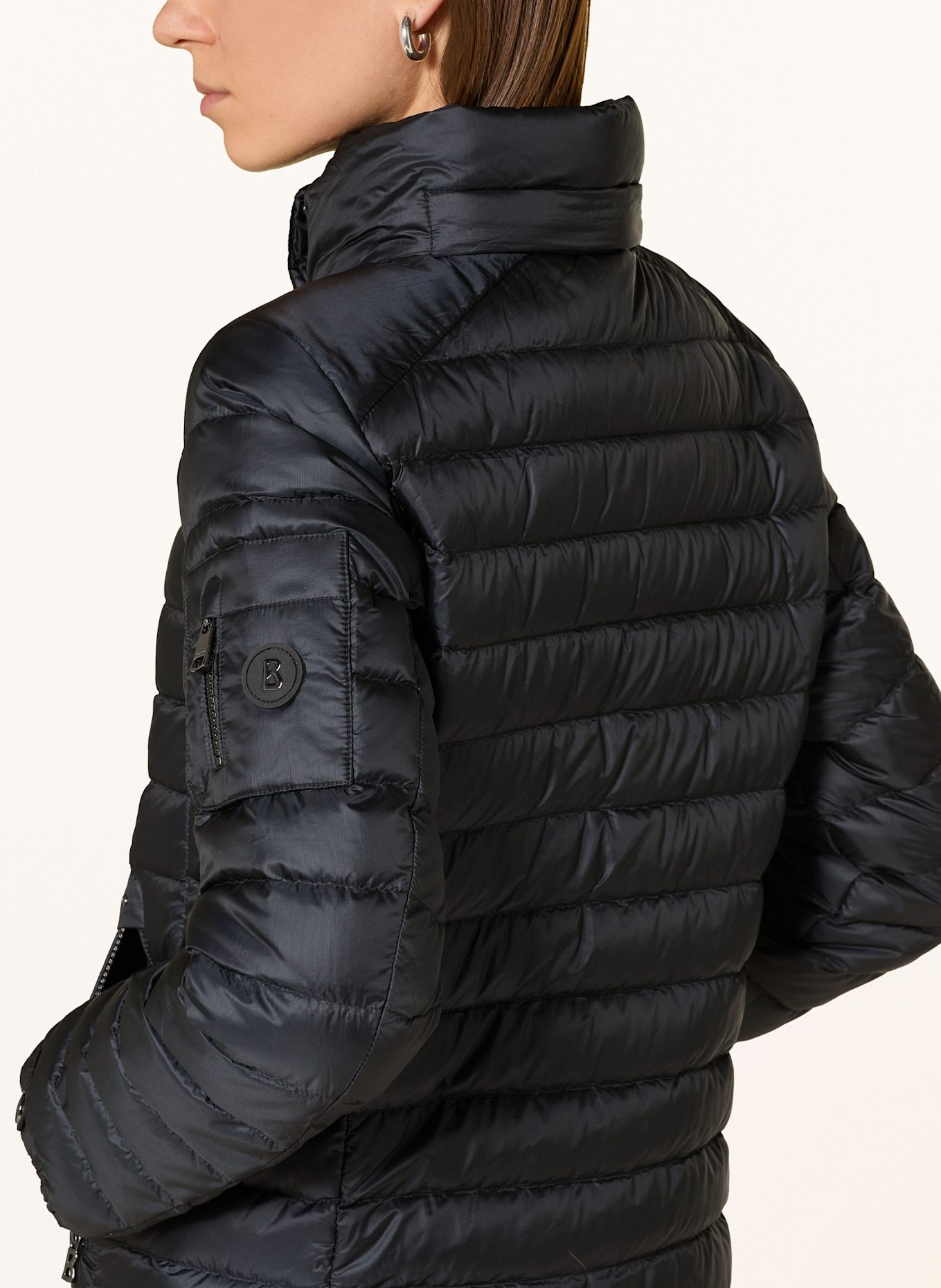 BOGNER Péřová bunda FARAH s odnímatelnou kapucí: ČERNÁ