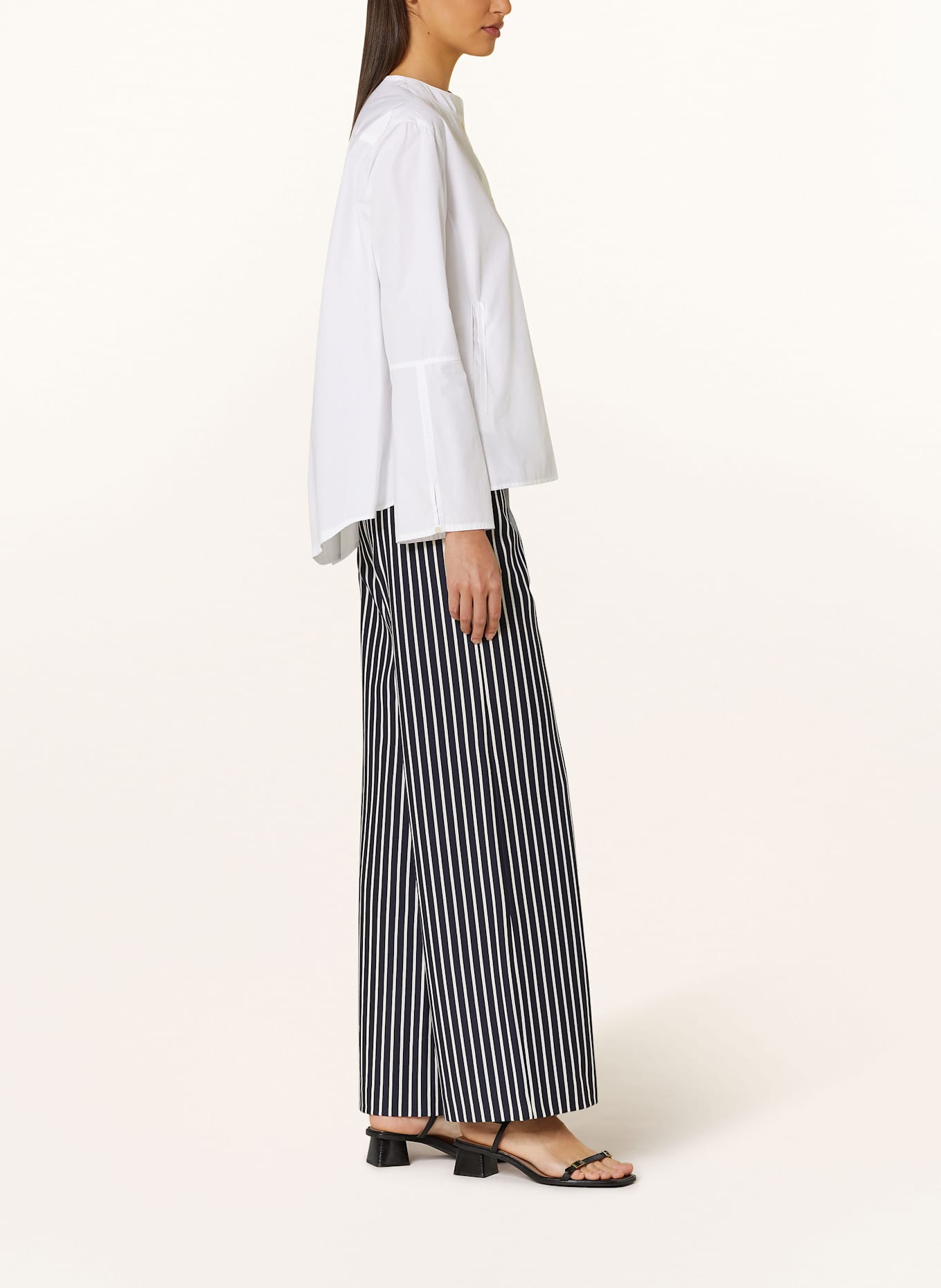SEDUCTIVE Wide leg trousers KIMBERLY: Under Armour Leggings Base 3.0