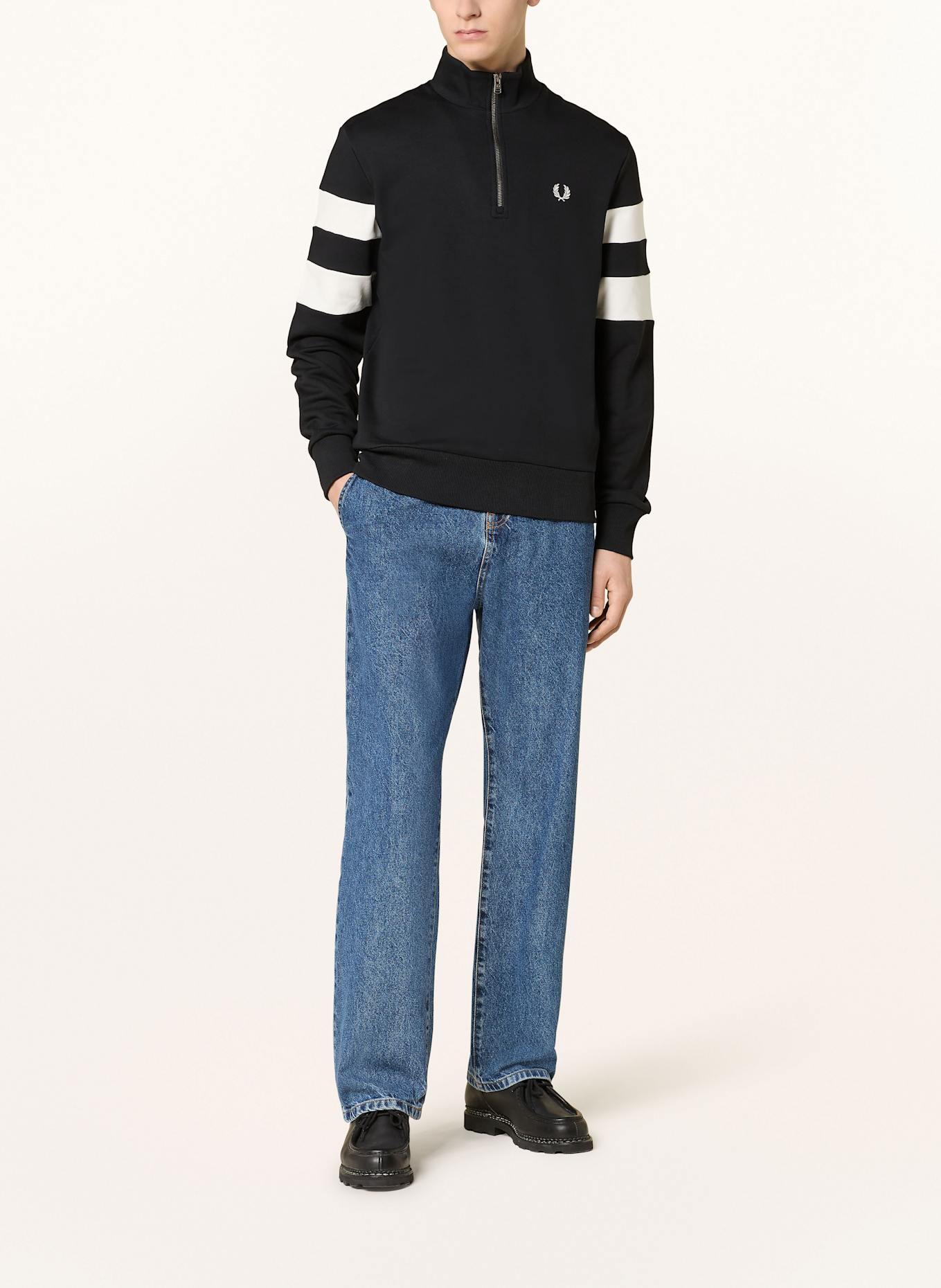 FRED PERRY The jacket has a small script logo embroidered on the chest, Color: BLACK (Image 2)