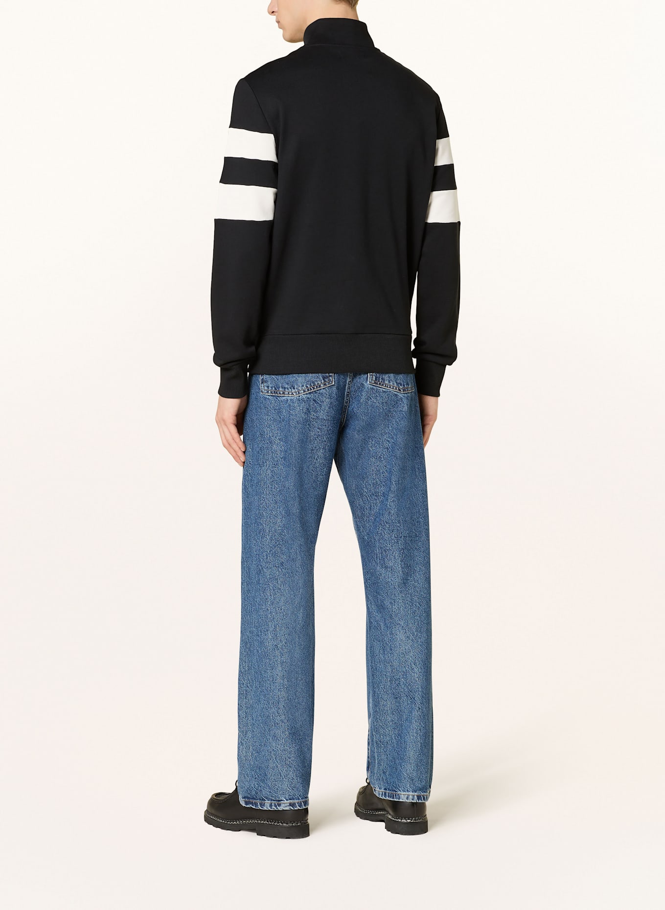 FRED PERRY The jacket has a small script logo embroidered on the chest, Color: BLACK (Image 3)