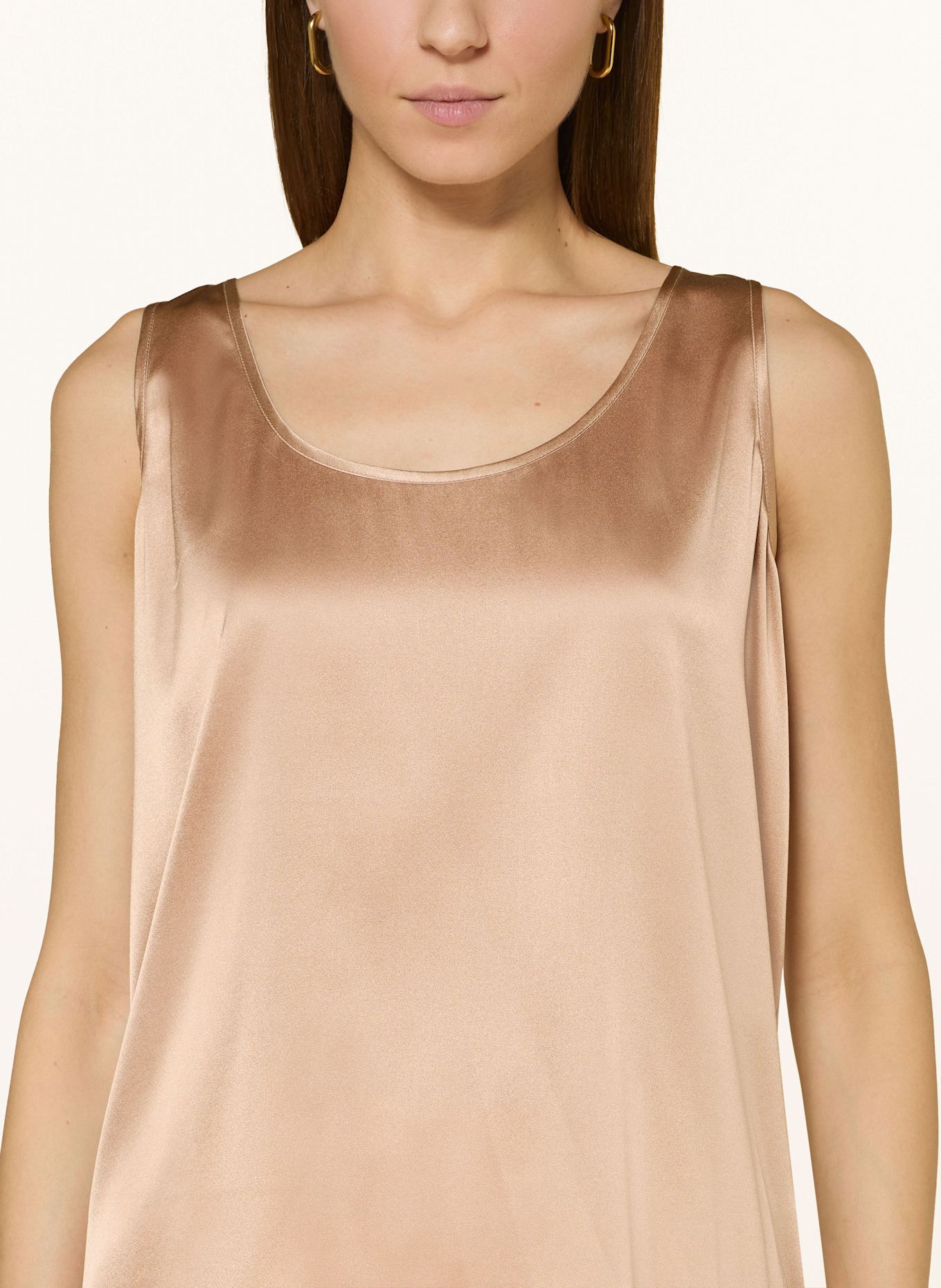 (THE MERCER) N.Y. Satintop aus Seide: BEIGE