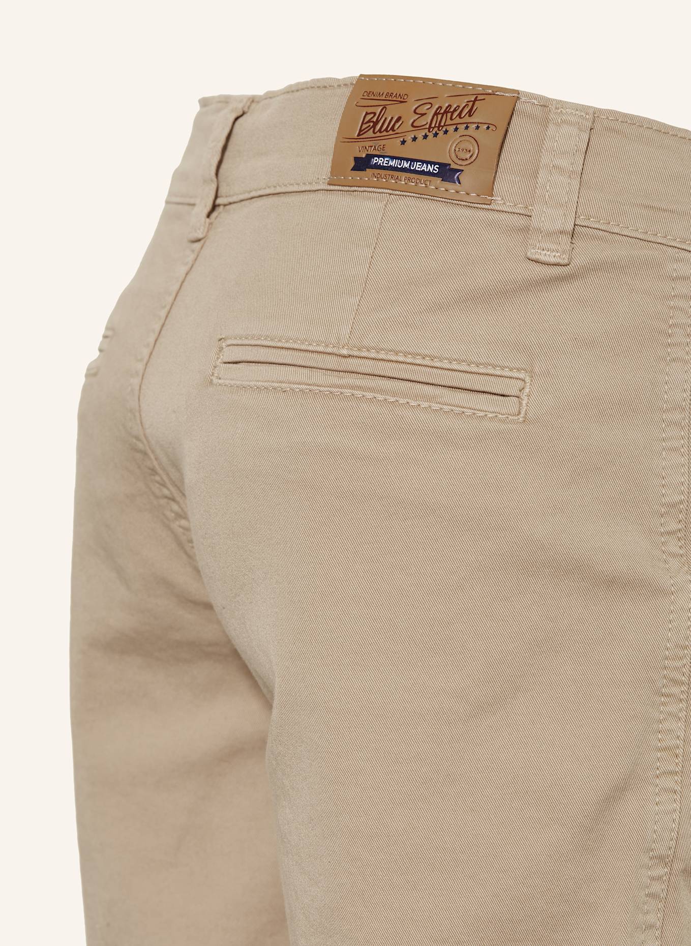 BLUE EFFECT Shorts: BEIGE