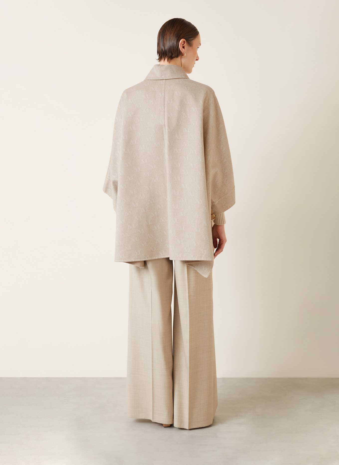 Max Mara Cape JAGO with silk in cream