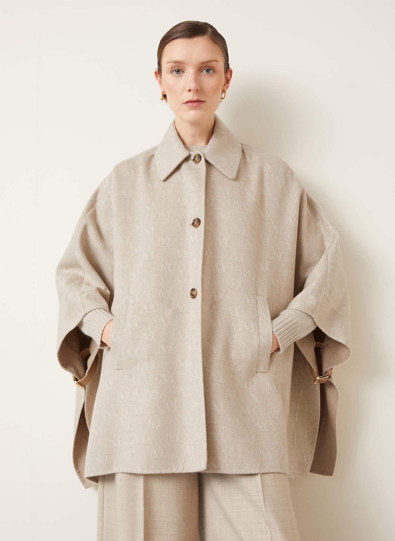 【送料&関税込】Max Mara Jago Logo Long Cape Max Mara Cape JAGO with silk in cream
