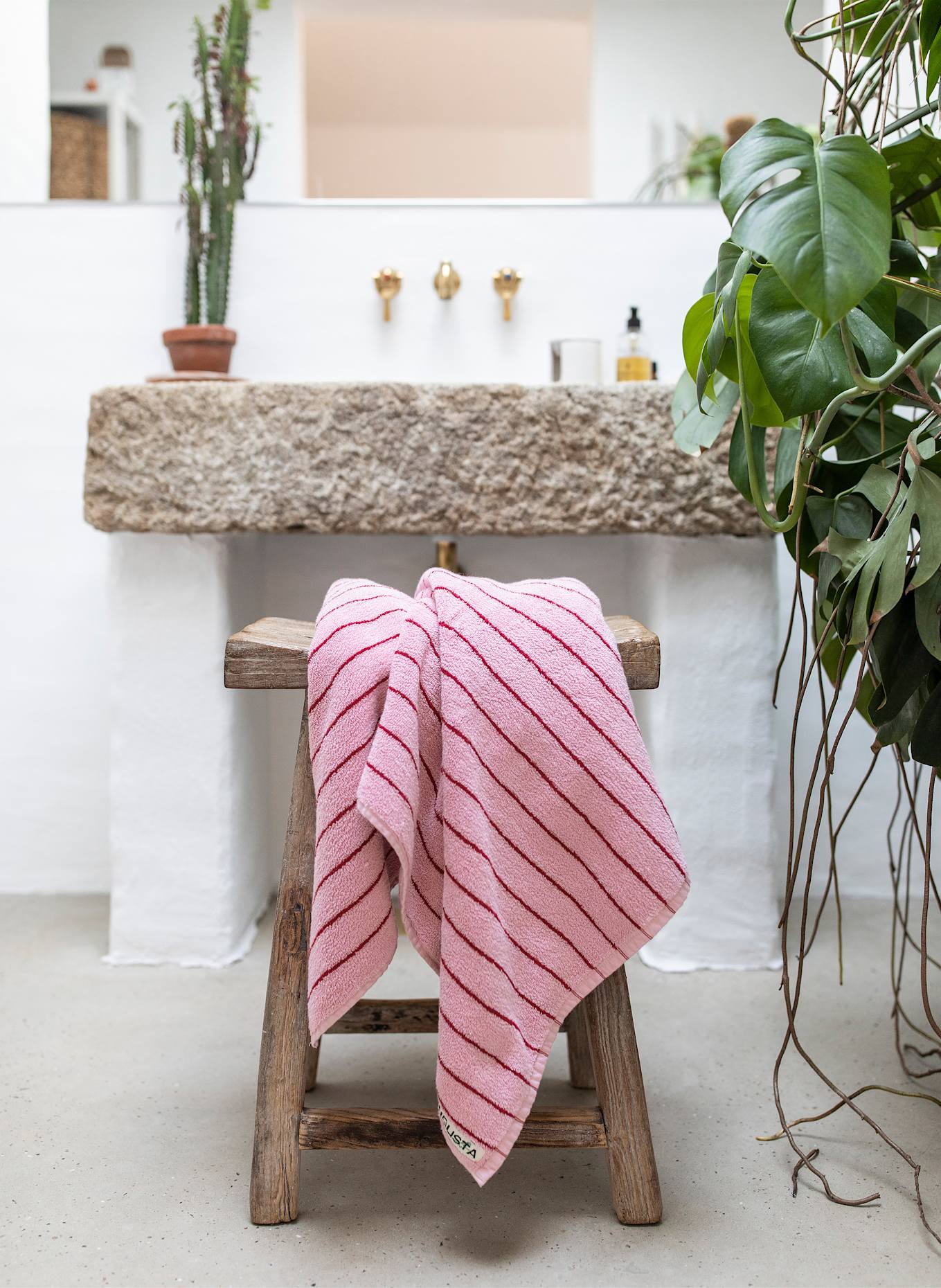 BONGUSTA Osuška NARAM: RŮŽOVÁ / TMAVĚ ČERVENÁ