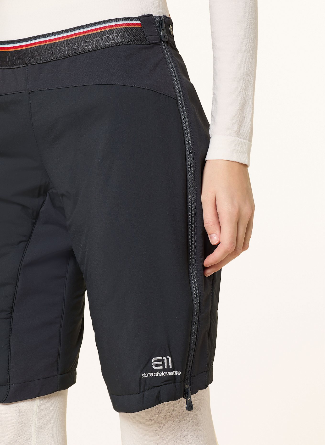 state of elevenate Short isolant TRANSITION: NOIR