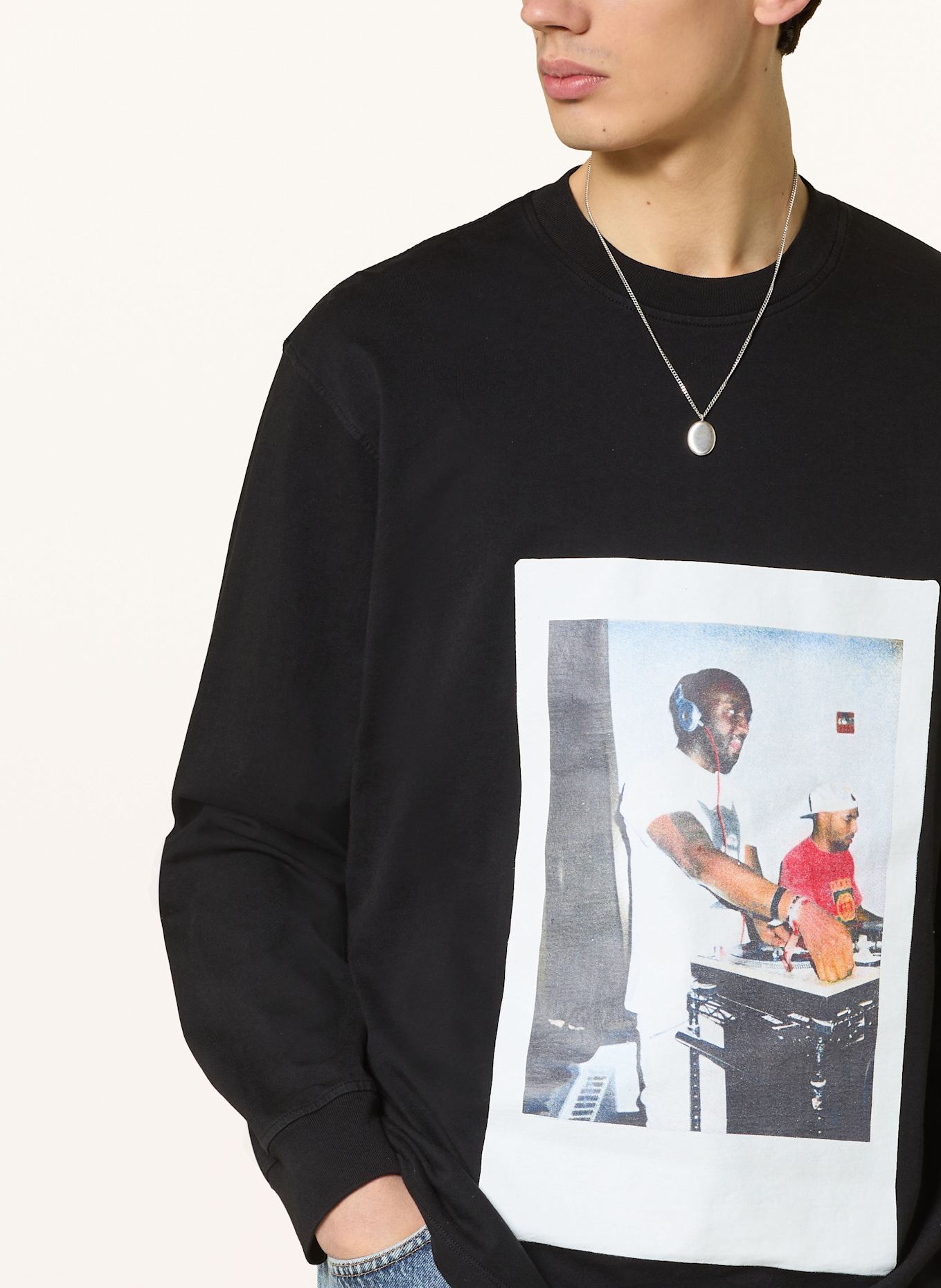 RSVP GALLERY Longsleeve: SCHWARZ