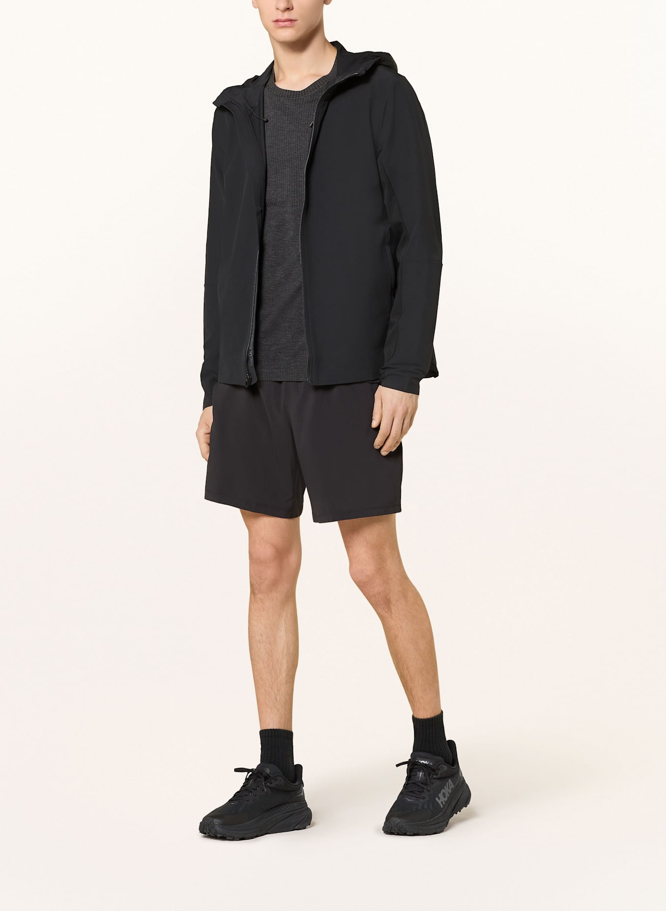 lululemon Trainingsjacke WARP LIGHT: SCHWARZ