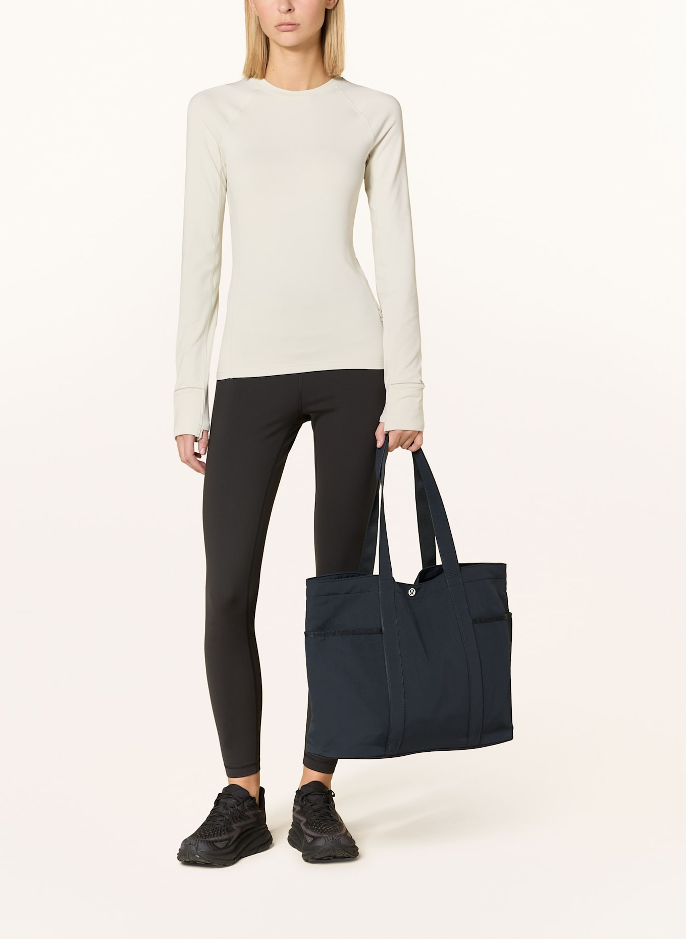lululemon Shopper: SCHWARZ