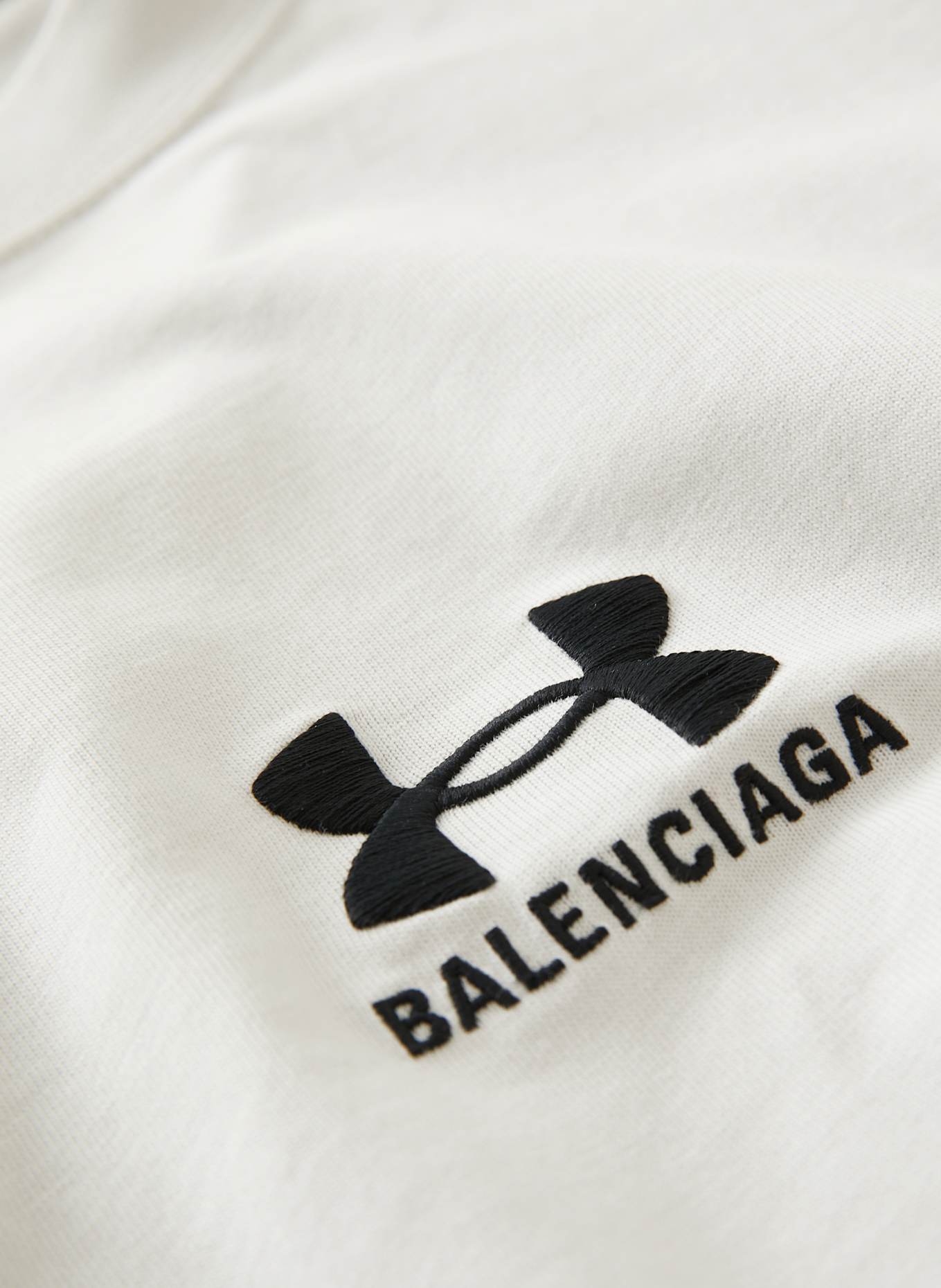 BALENCIAGA T-Shirt: HELLGRAU